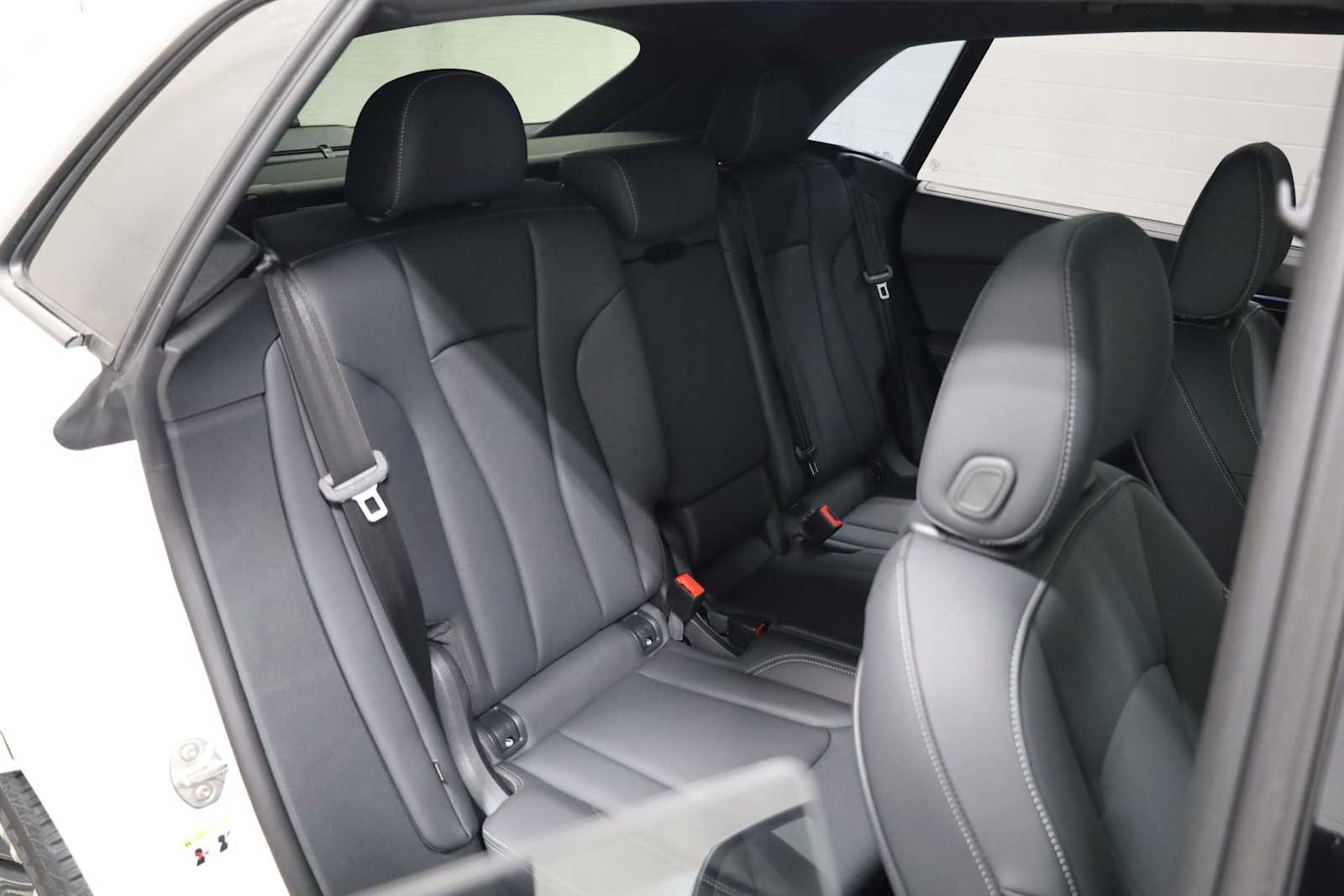 Thumbnail: 2026 Audi Q8 - 35