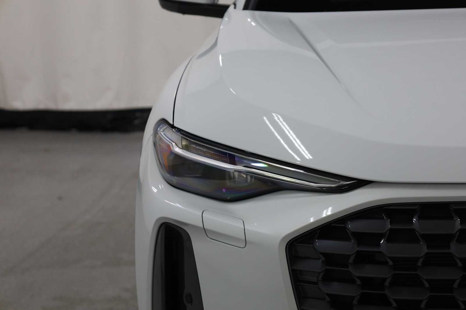 Thumbnail: 2025 Audi Q5 - 15