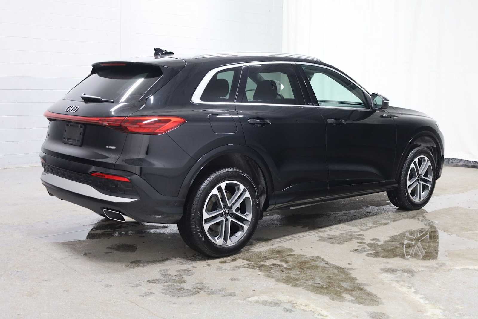 Thumbnail: 2025 Audi Q5 - 9