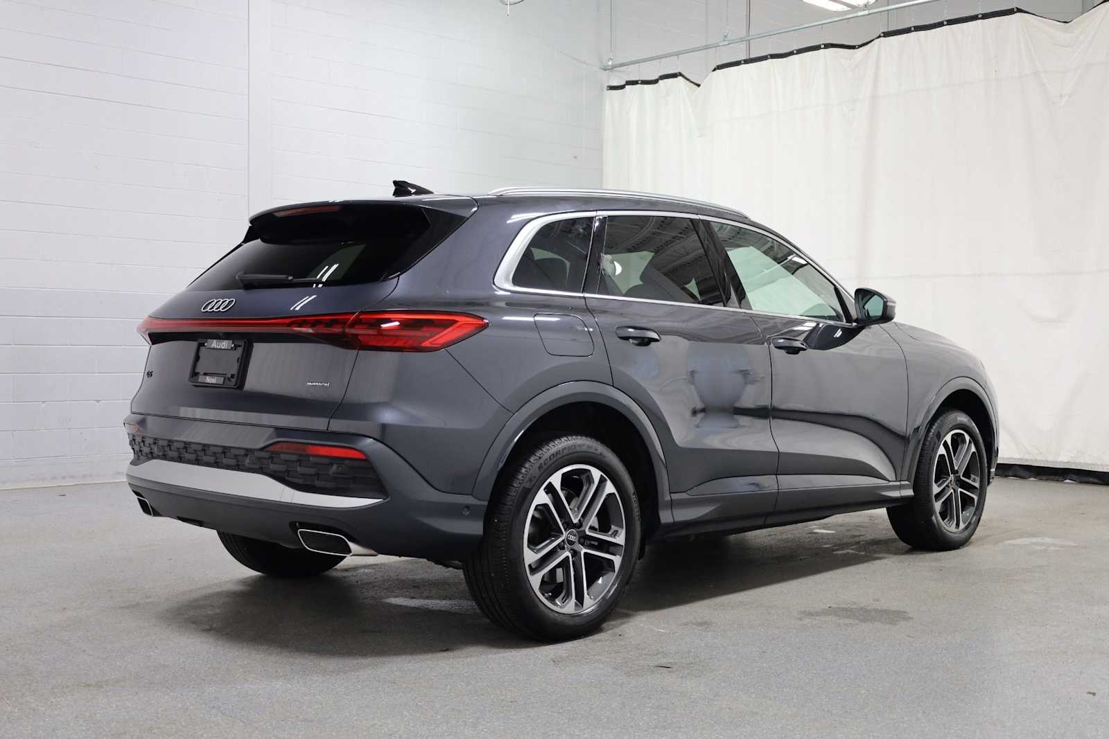 Thumbnail: 2025 Audi Q5 - 9