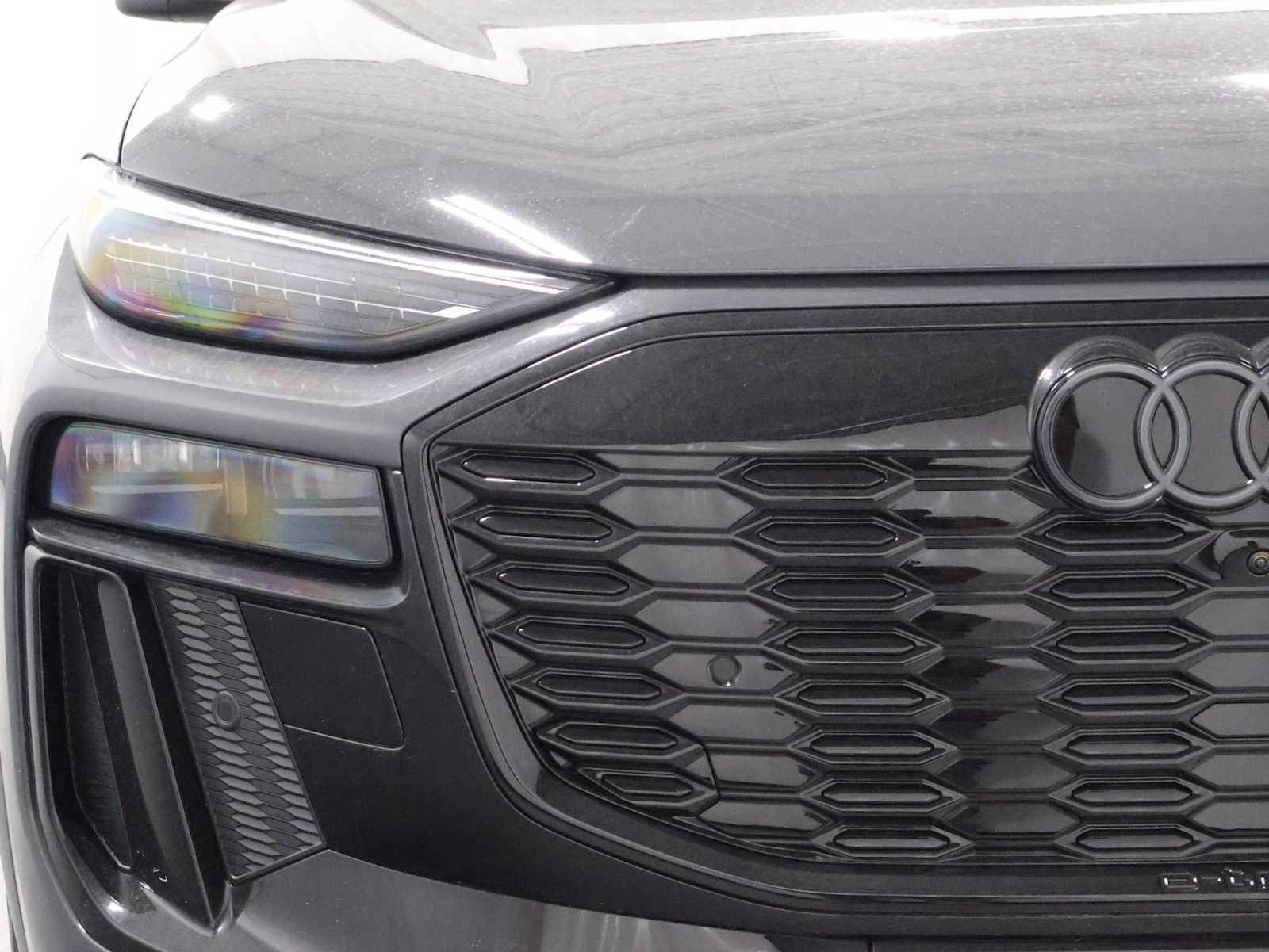 Thumbnail: 2027 Audi Q6 e-tron - 15