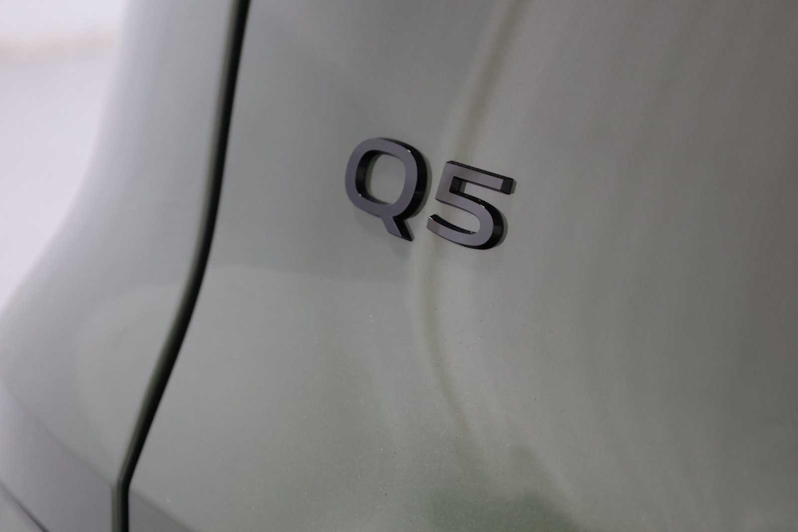 Thumbnail: 2025 Audi Q5 - 8