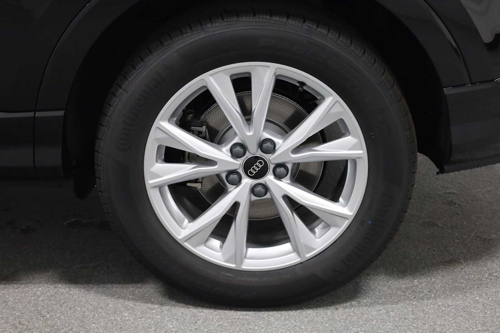 Thumbnail: 2025 Audi Q3 - 35