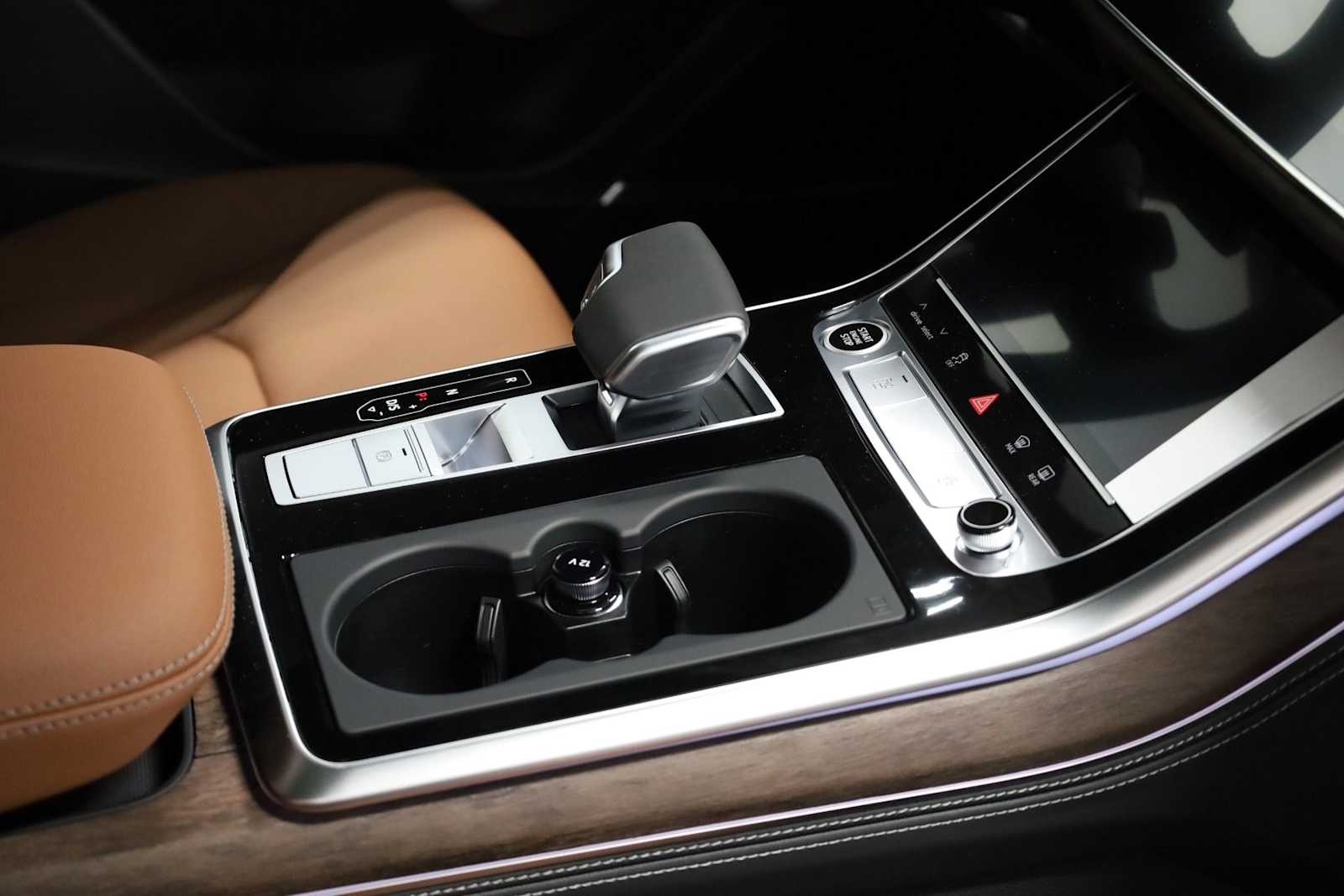 Thumbnail: 2026 Audi Q8 - 19