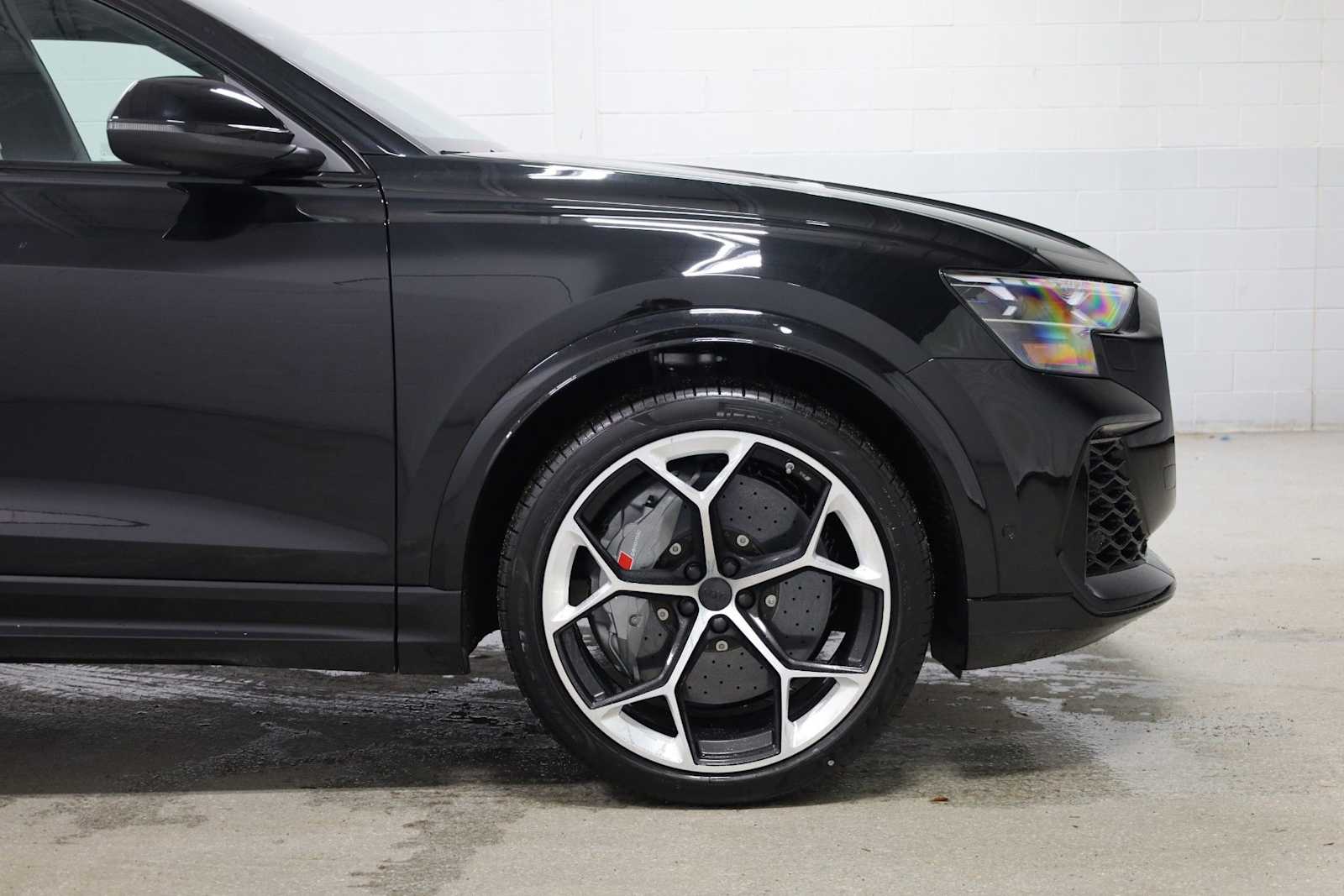 Thumbnail: 2026 Audi RS Q8 - 11