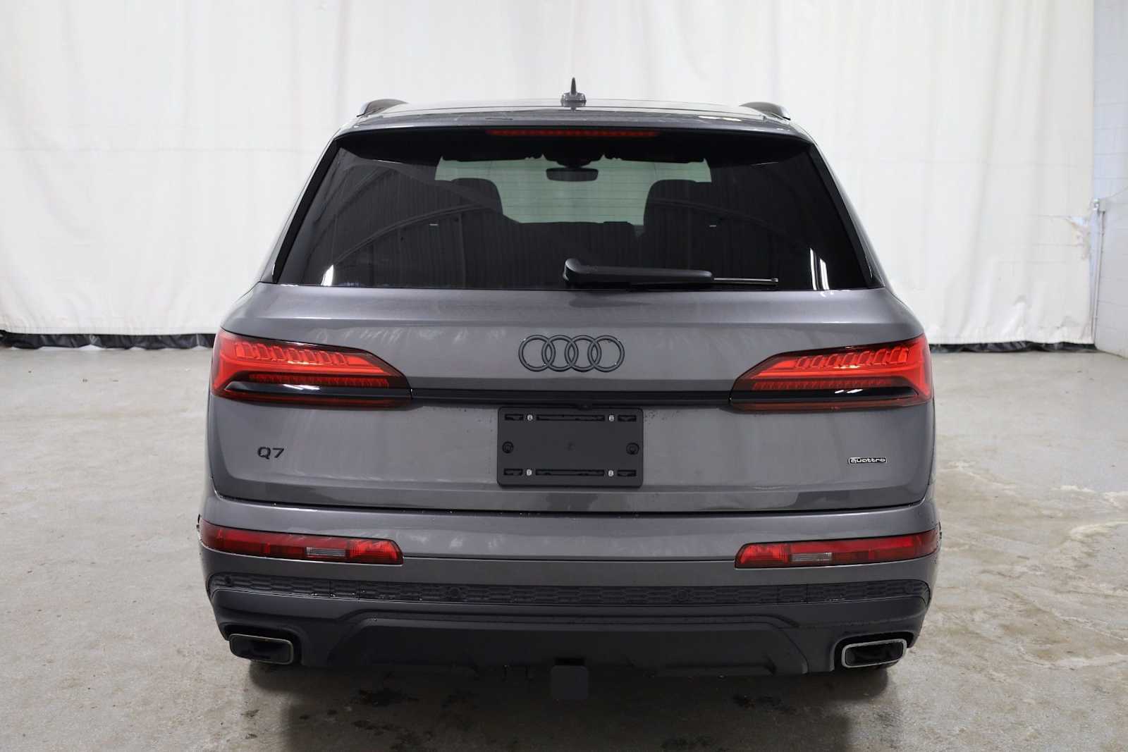Thumbnail: 2026 Audi Q7 - 7