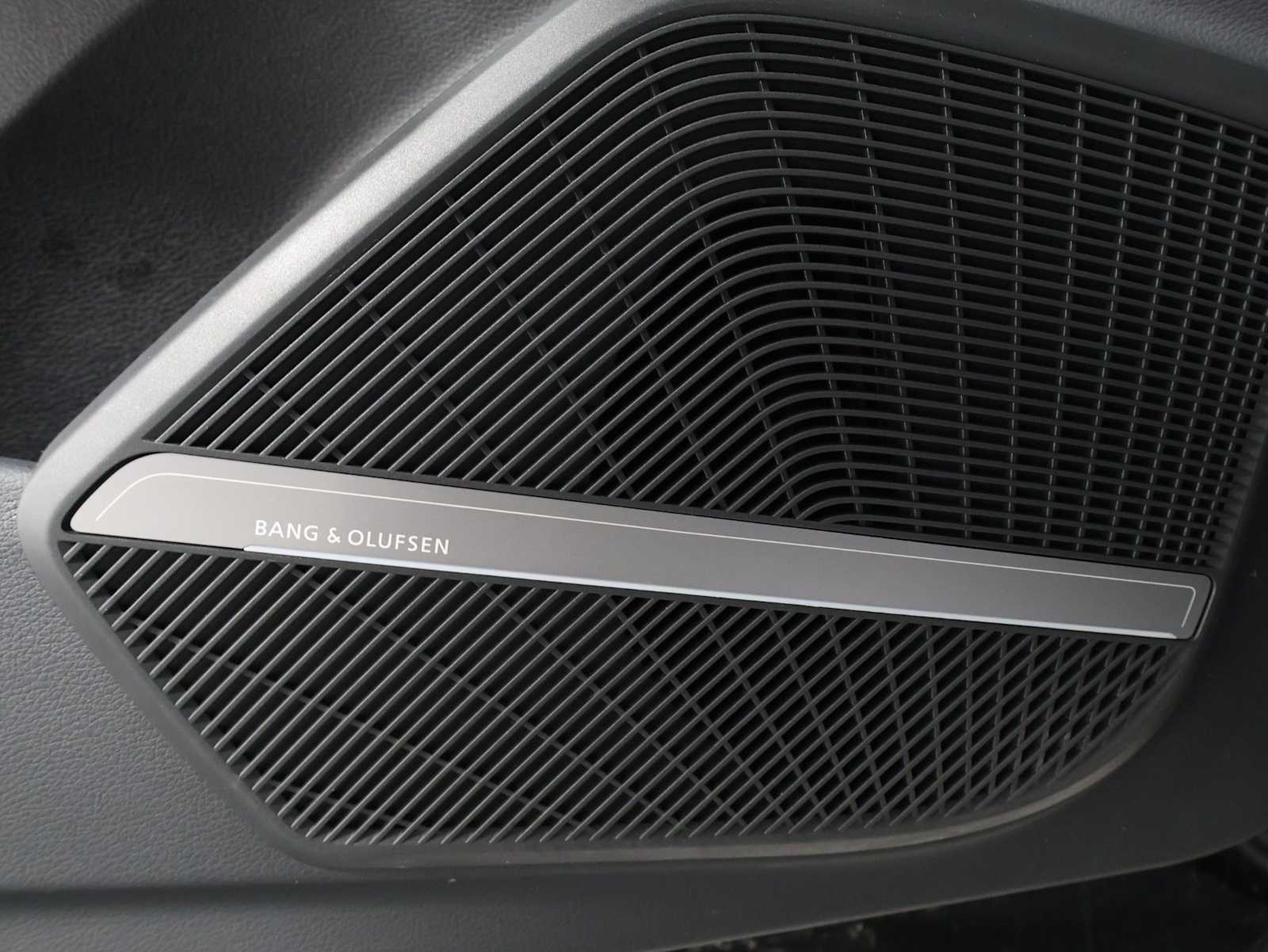 Thumbnail: 2023 Audi Q5 - 17