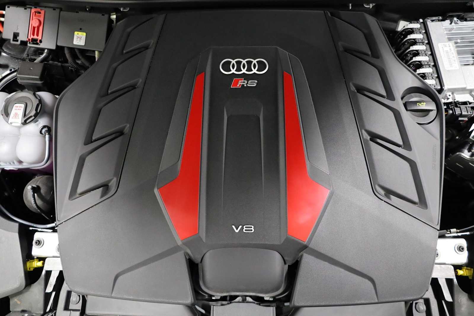 Thumbnail: 2026 Audi RS Q8 - 40