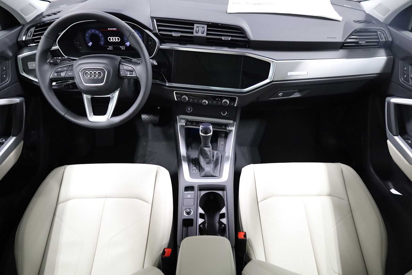 Thumbnail: 2025 Audi Q3 - 24