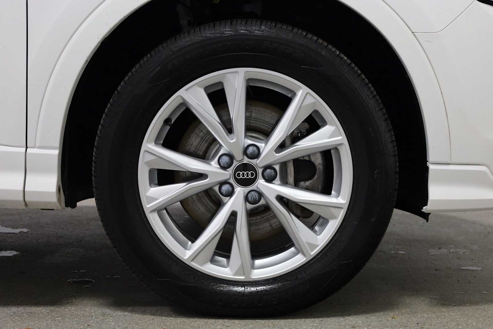 Thumbnail: 2023 Audi Q3 - 12