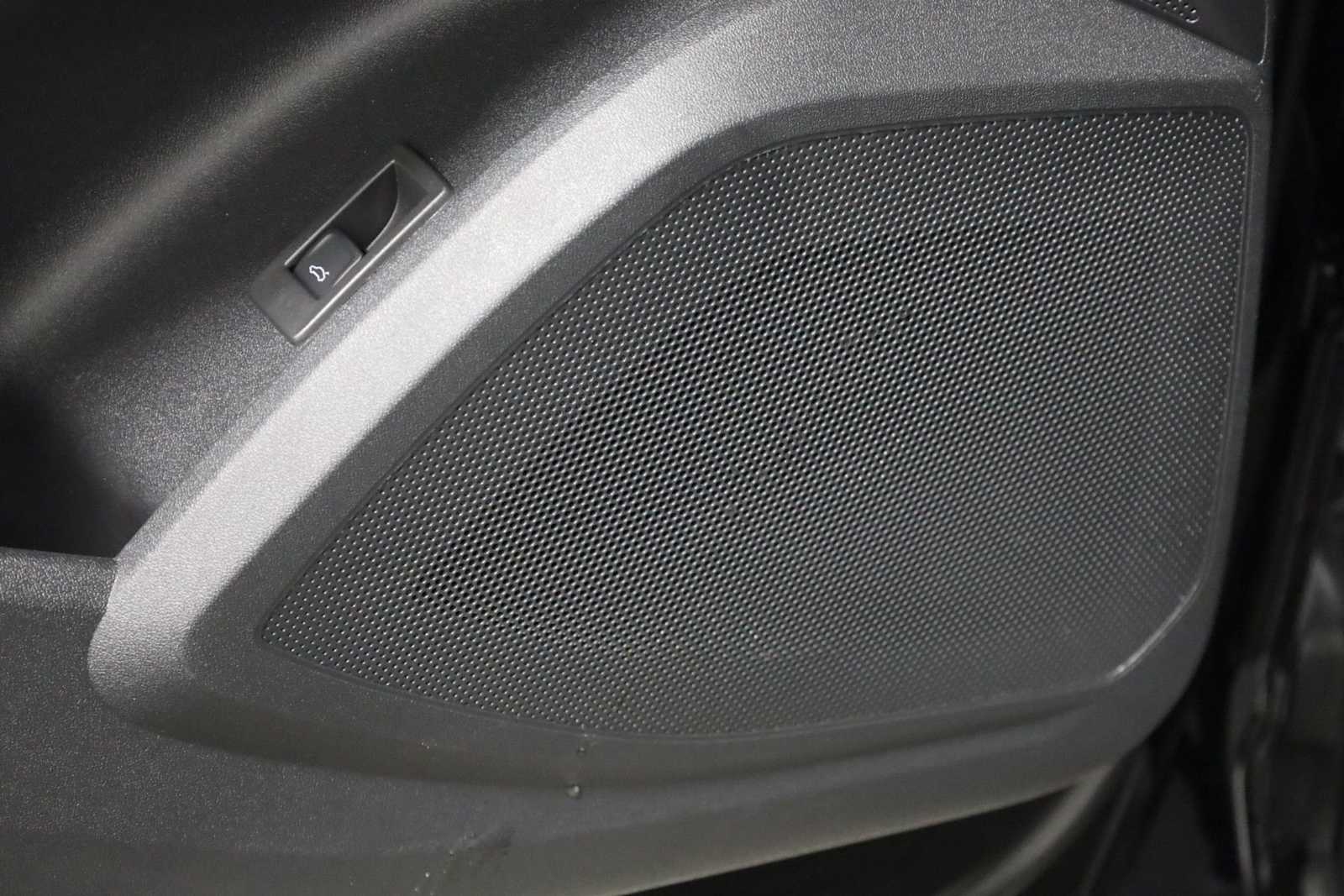 Thumbnail: 2025 Audi Q5 - 17