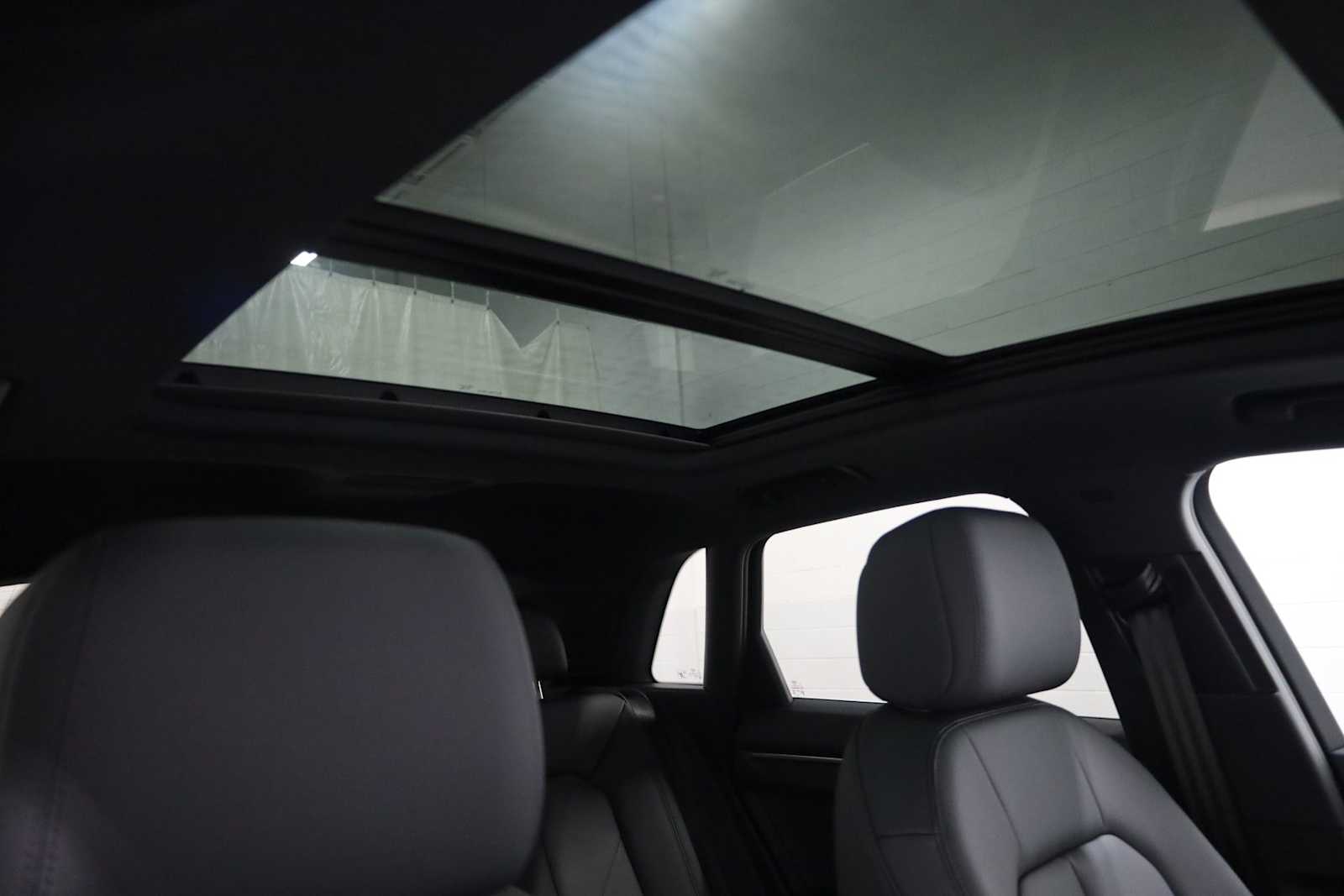 Thumbnail: 2025 Audi Q3 - 18