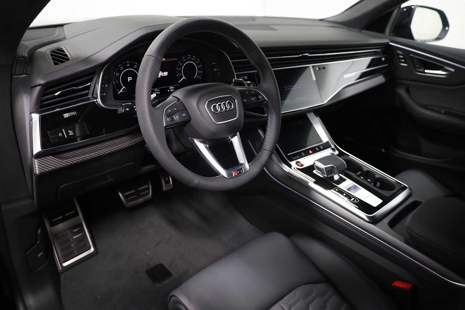 Thumbnail: 2026 Audi RS Q8 - 4