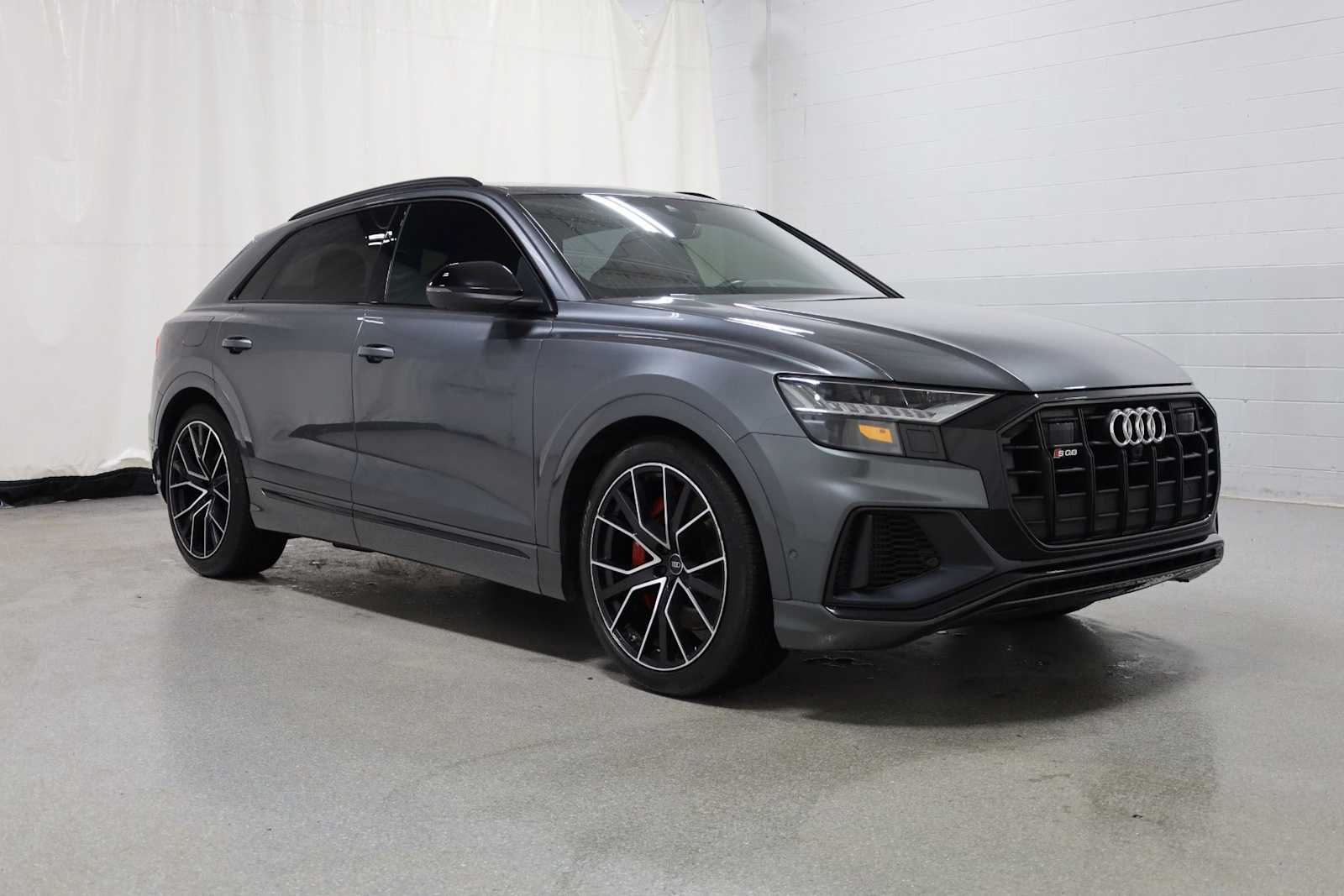 Thumbnail: 2023 Audi SQ8 - 13
