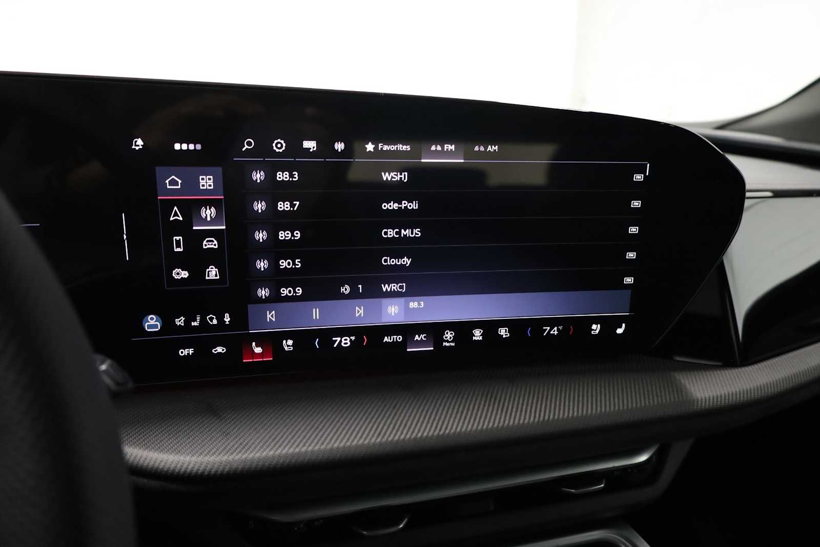 Thumbnail: 2025 Audi SQ5 - 30