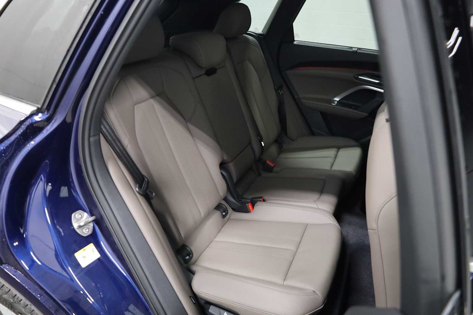 Thumbnail: 2025 Audi Q5 - 35