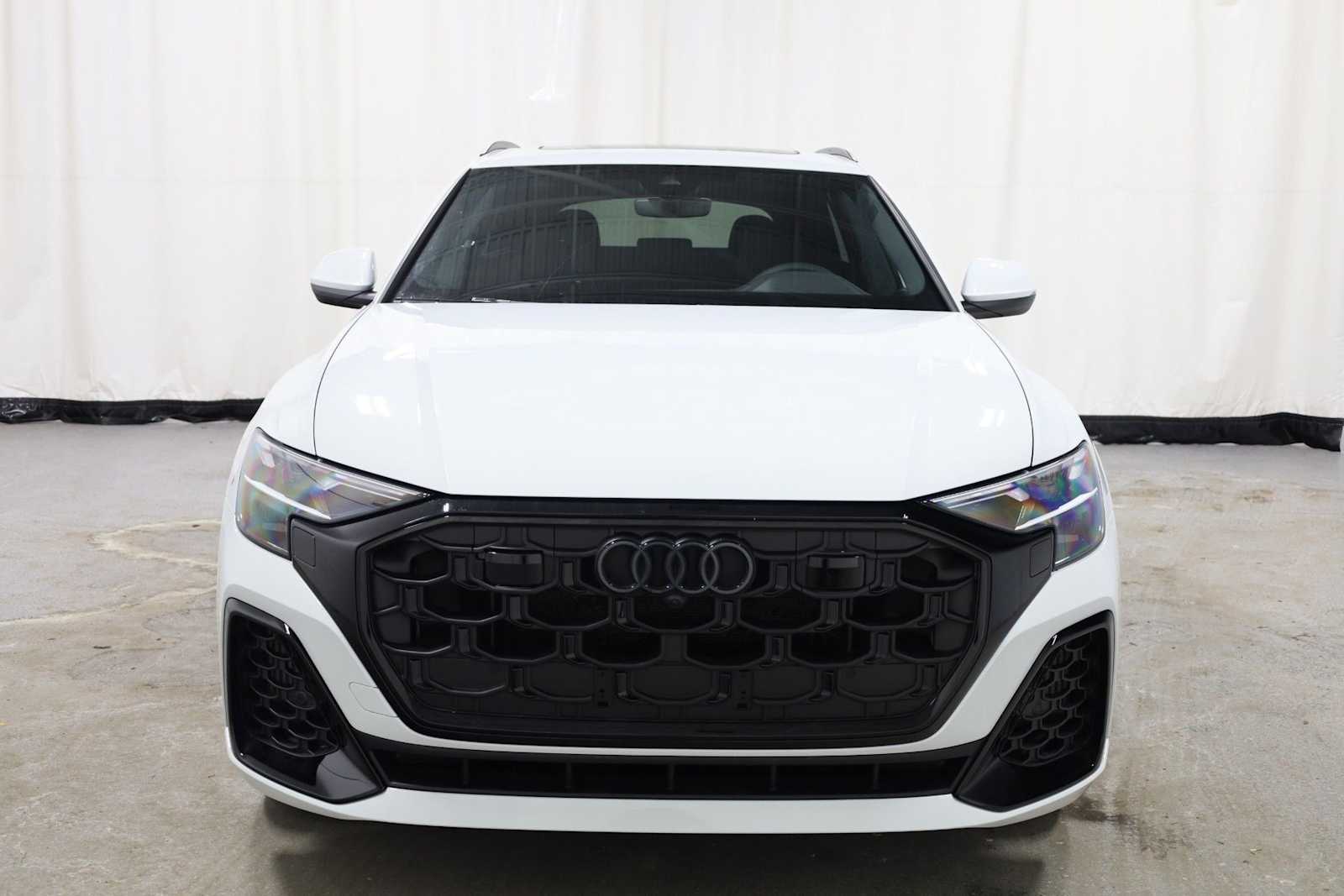 Thumbnail: 2026 Audi Q8 - 14