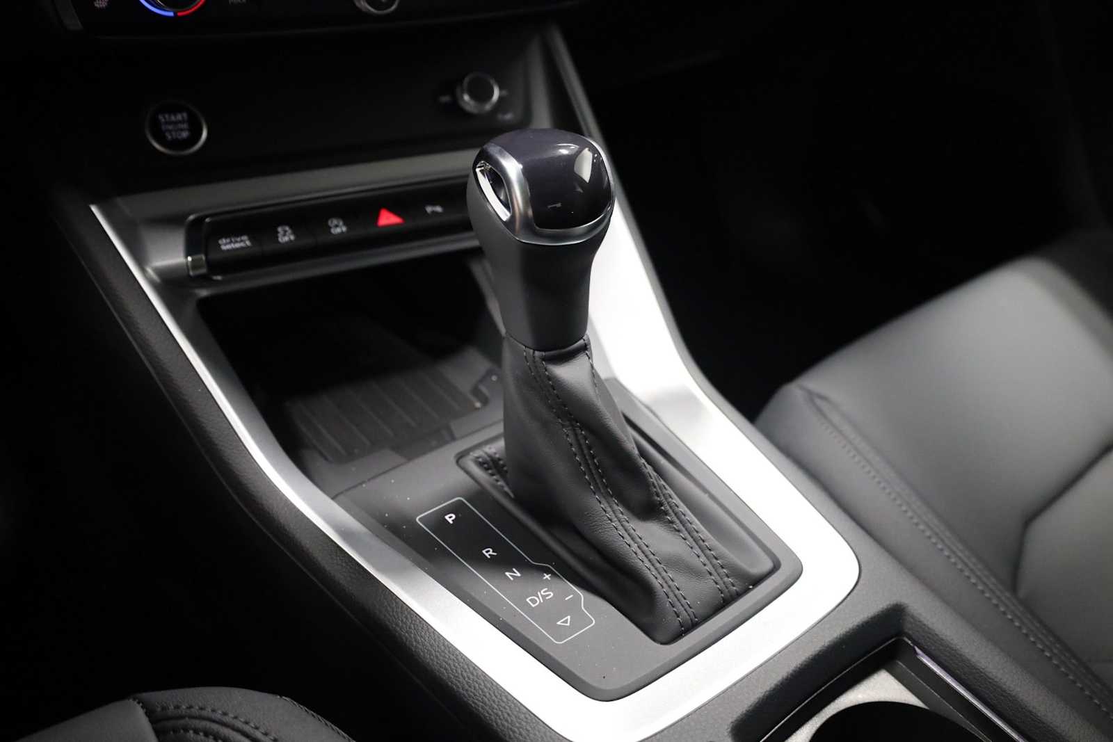 Thumbnail: 2025 Audi Q3 - 26