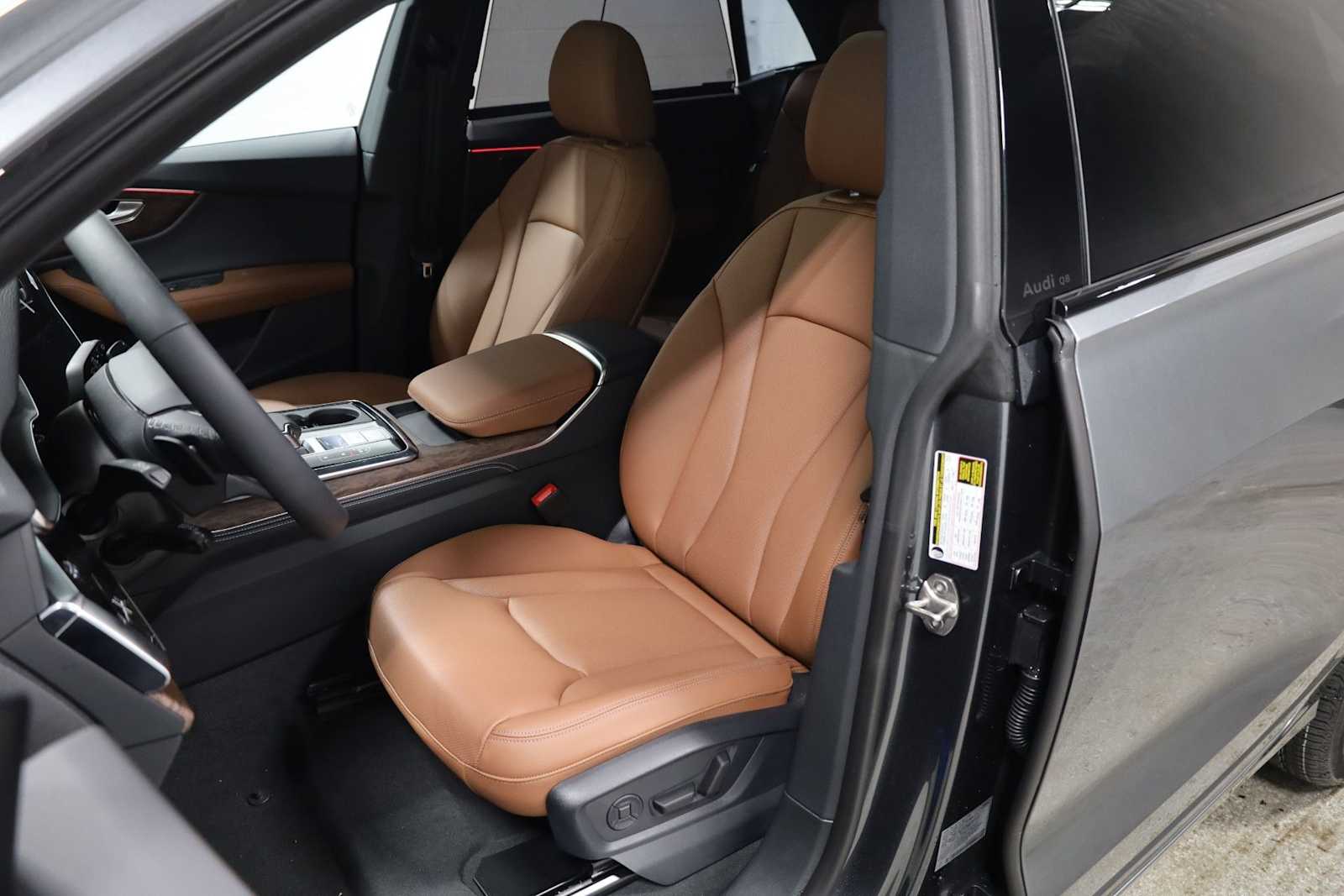 Thumbnail: 2026 Audi Q8 - 5