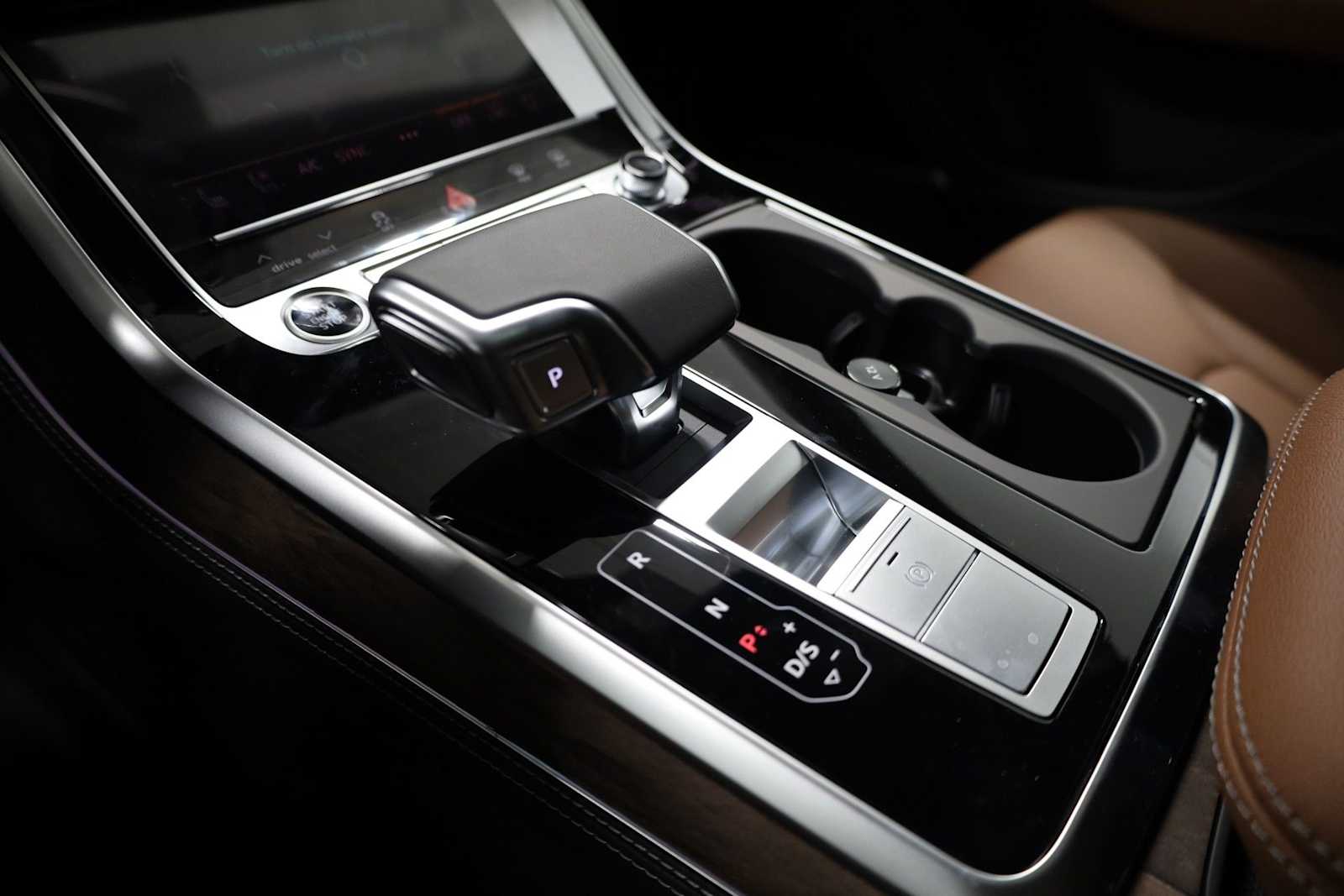 Thumbnail: 2026 Audi Q8 - 28