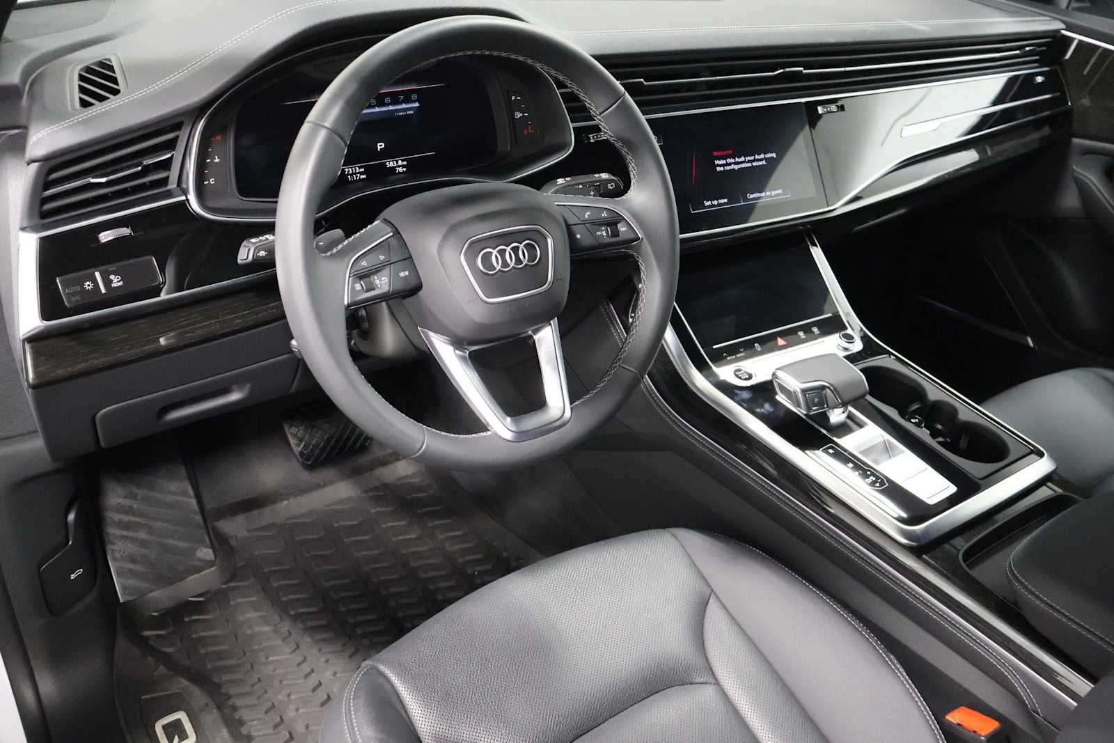 Thumbnail: 2025 Audi Q8 - 4