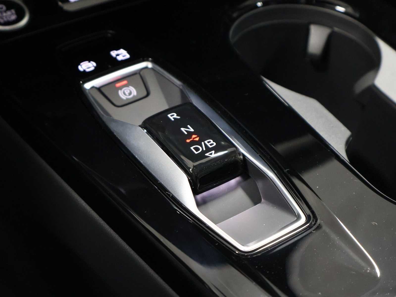 Thumbnail: 2027 Audi Q6 e-tron - 27