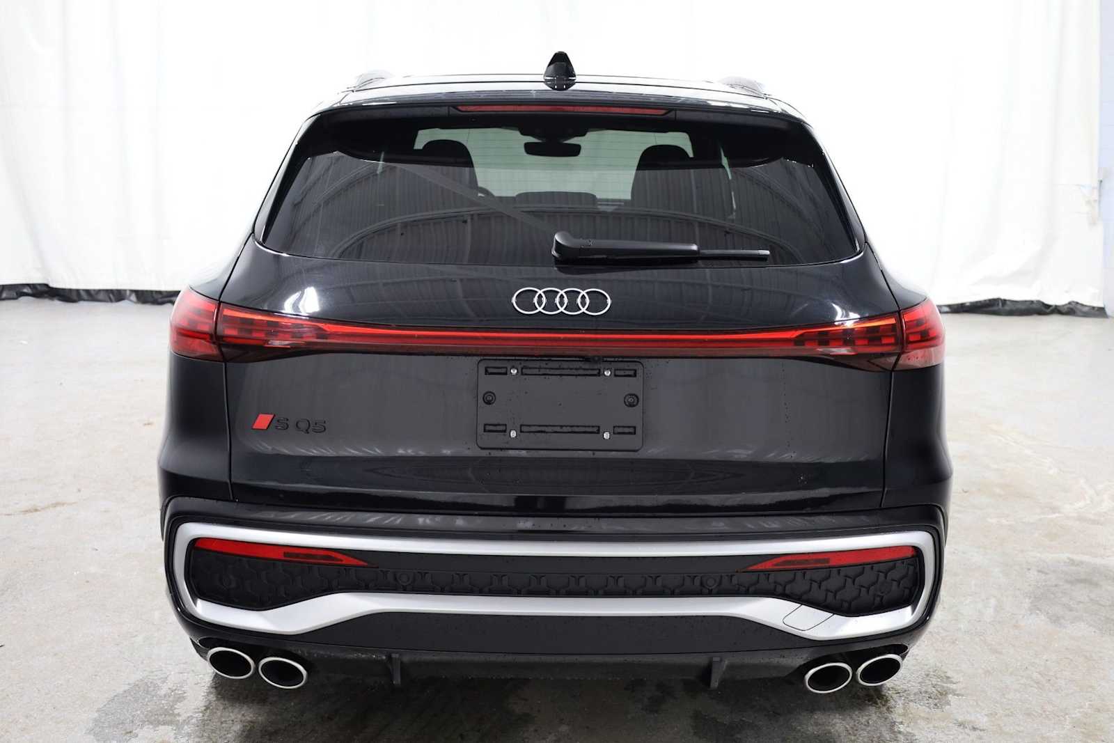Thumbnail: 2025 Audi SQ5 - 7