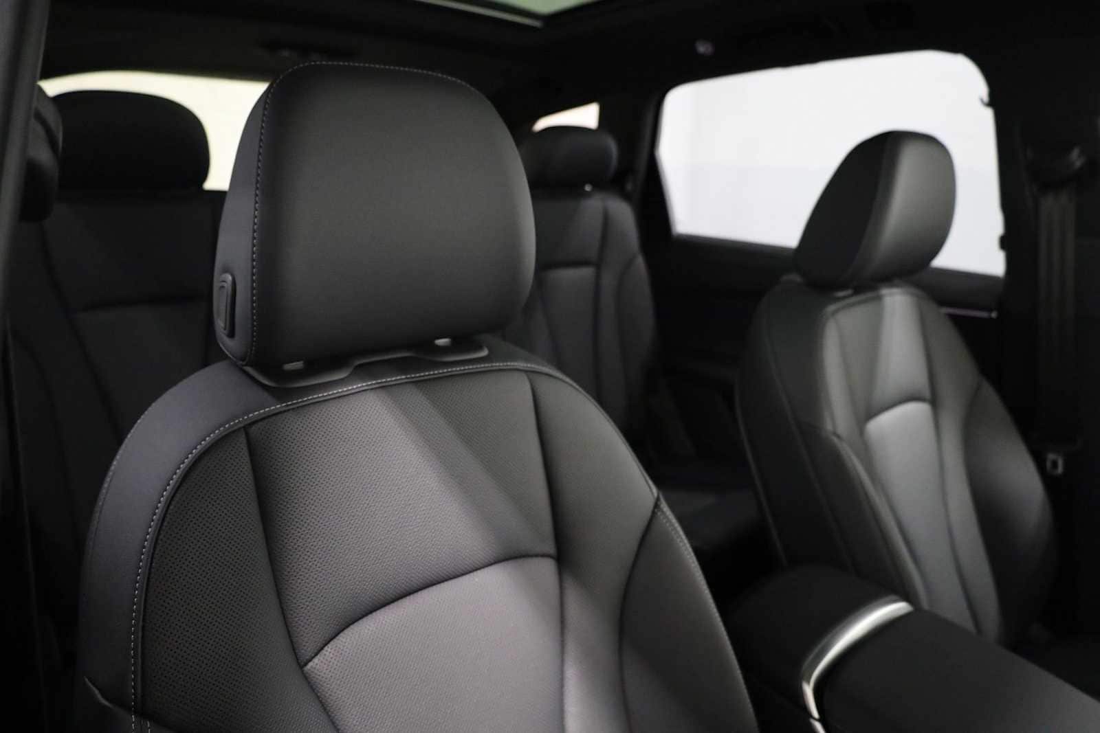 Thumbnail: 2026 Audi Q7 - 21