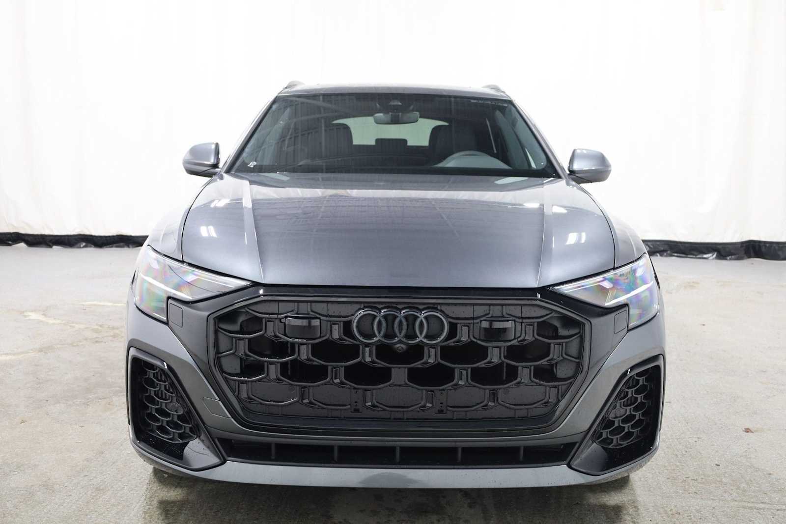 Thumbnail: 2026 Audi Q8 - 14