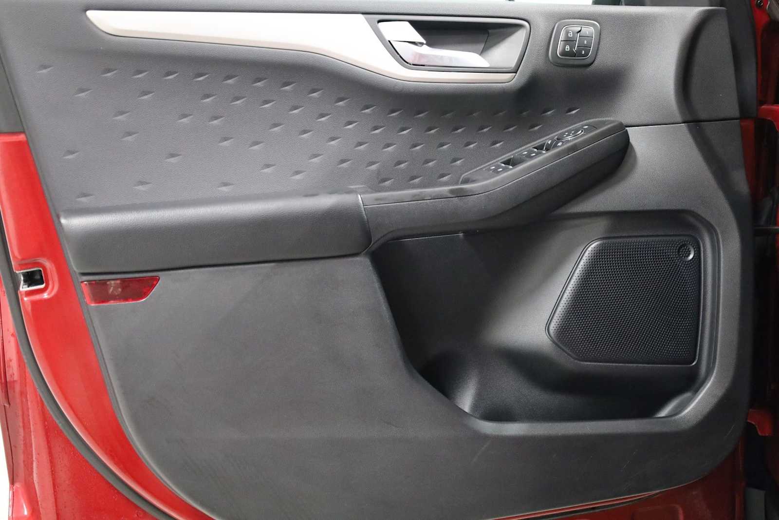 Thumbnail: 2020 Ford Escape - 16