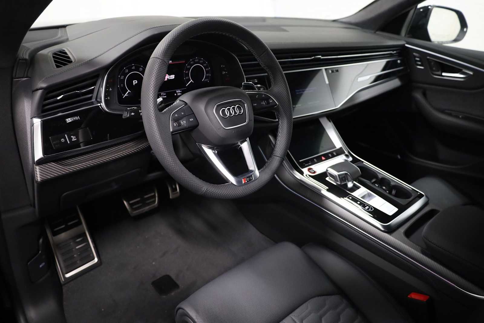 Thumbnail: 2026 Audi RS Q8 - 4