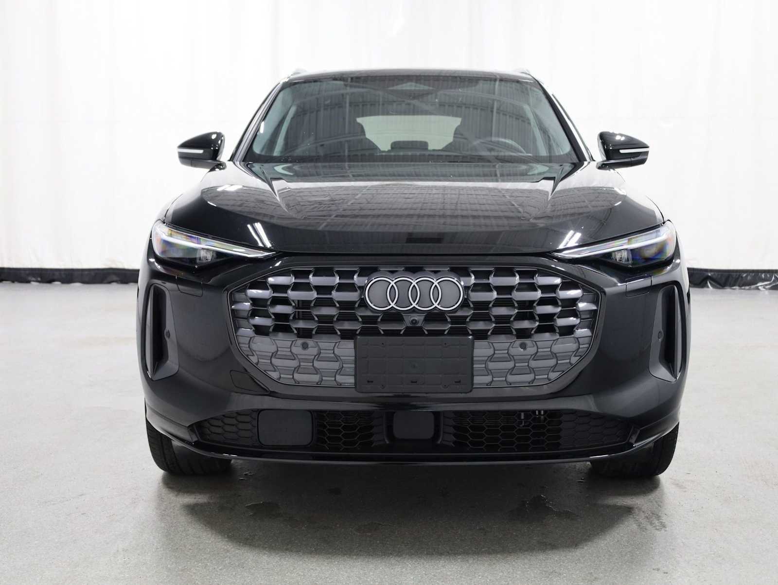 Thumbnail: 2025 Audi Q5 - 15