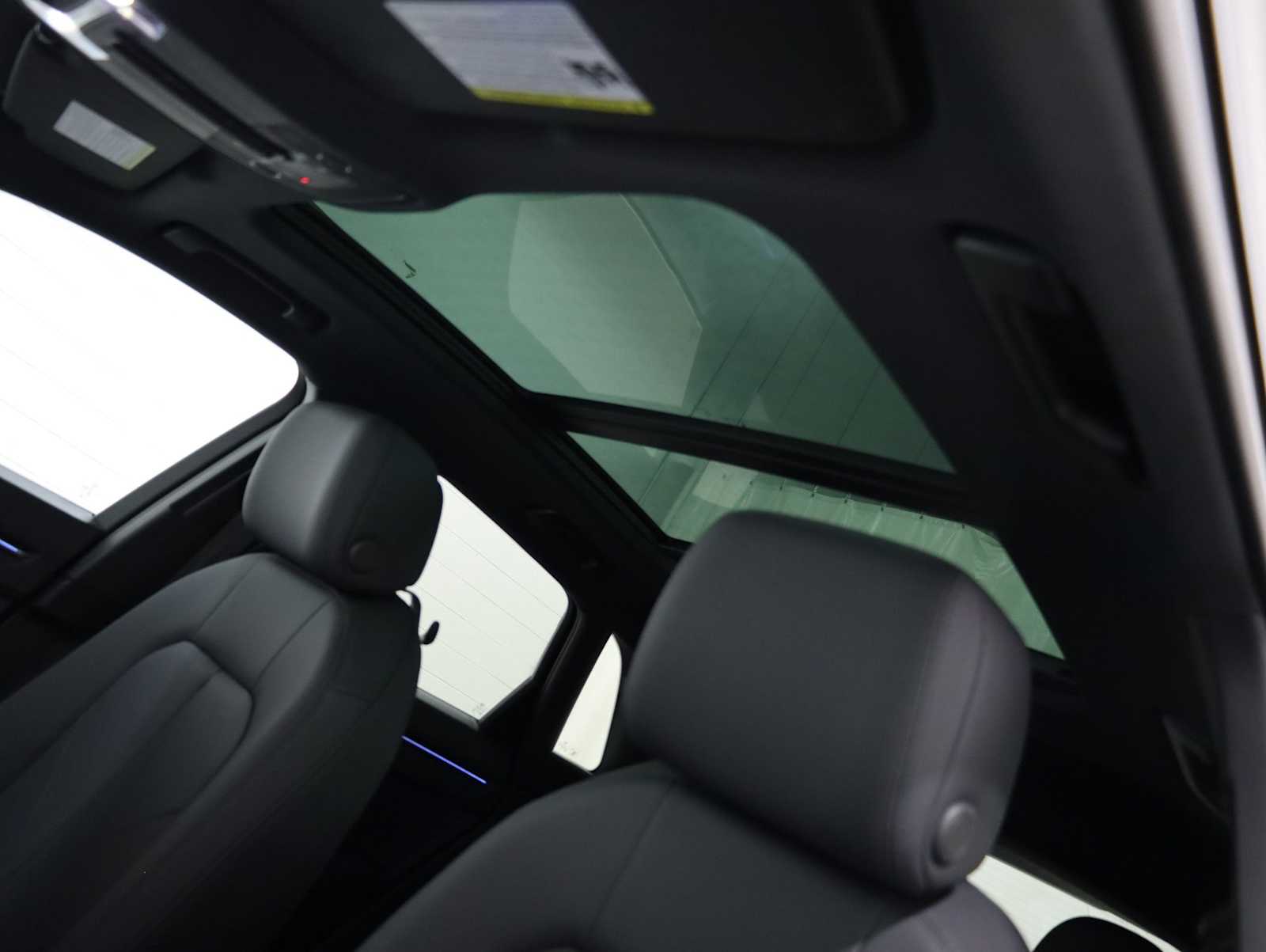 Thumbnail: 2025 Audi Q3 - 19