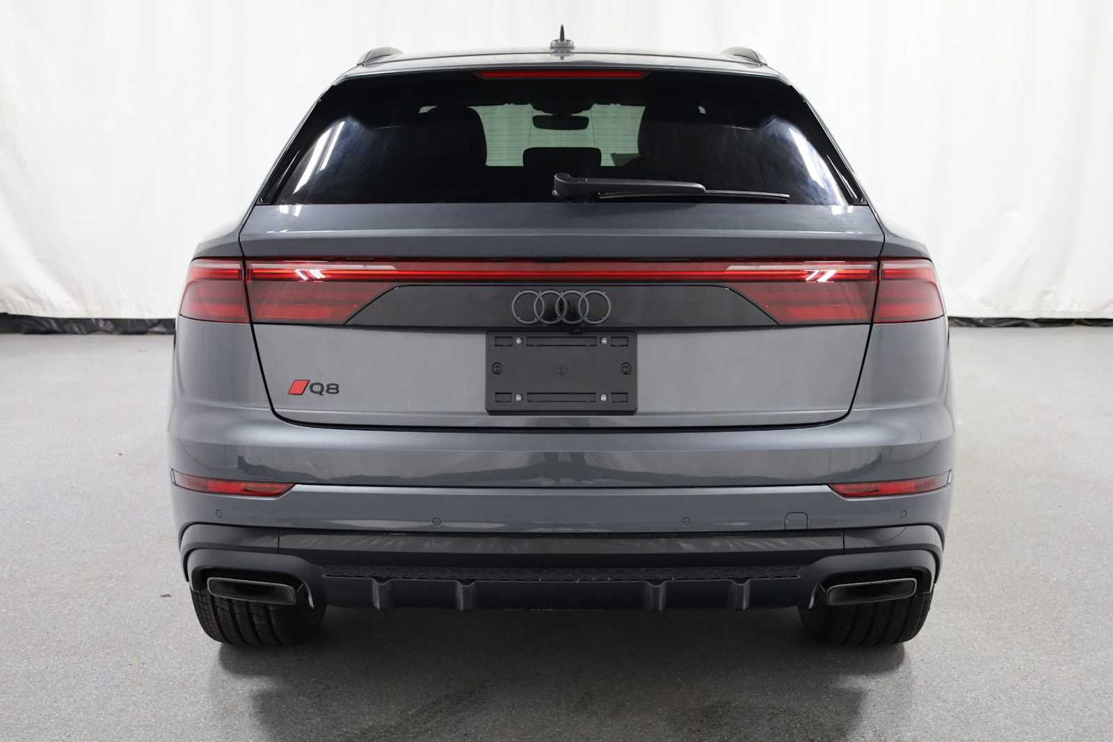 Thumbnail: 2025 Audi Q8 - 9