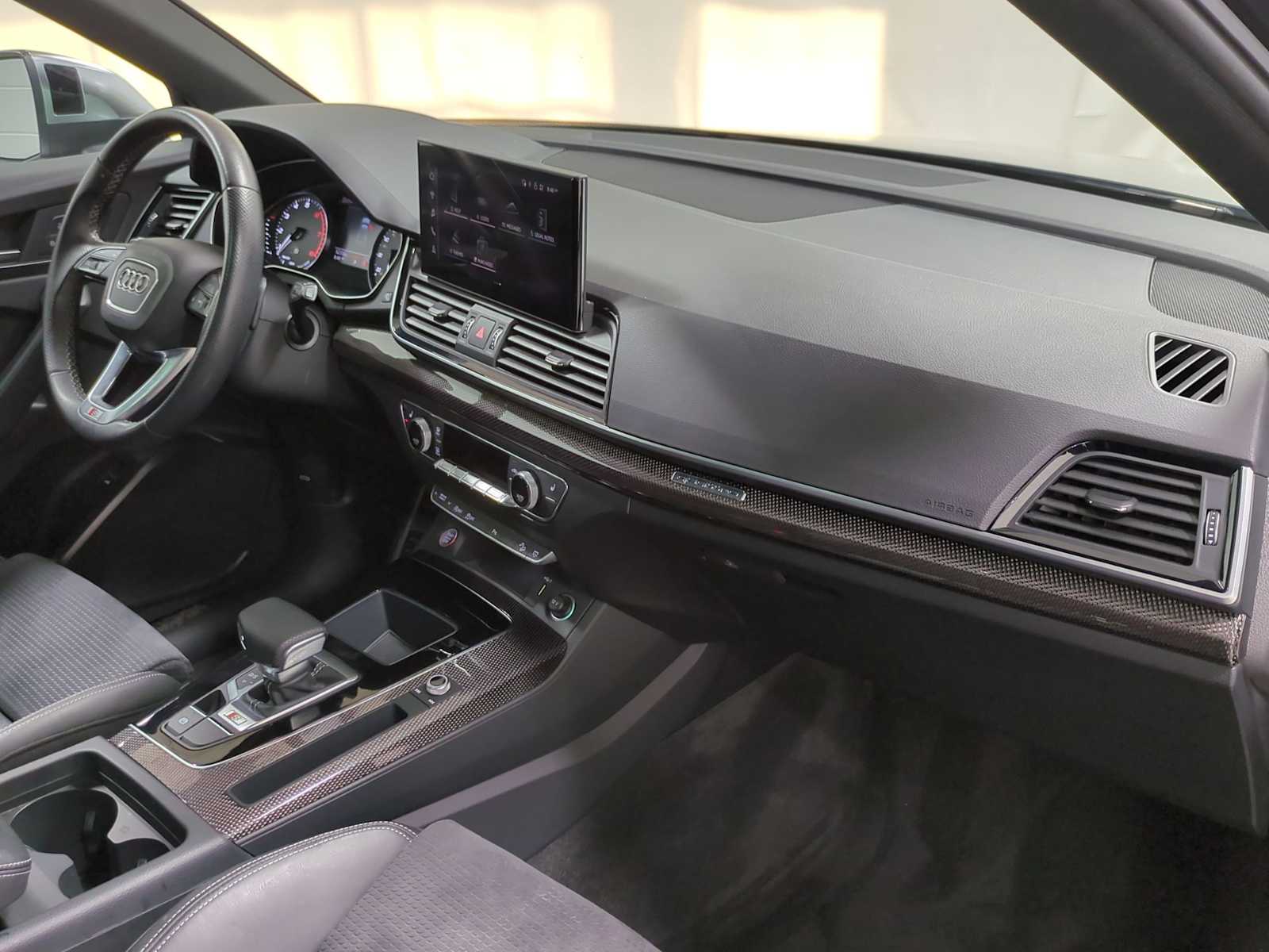 Thumbnail: 2023 Audi SQ5 - 6