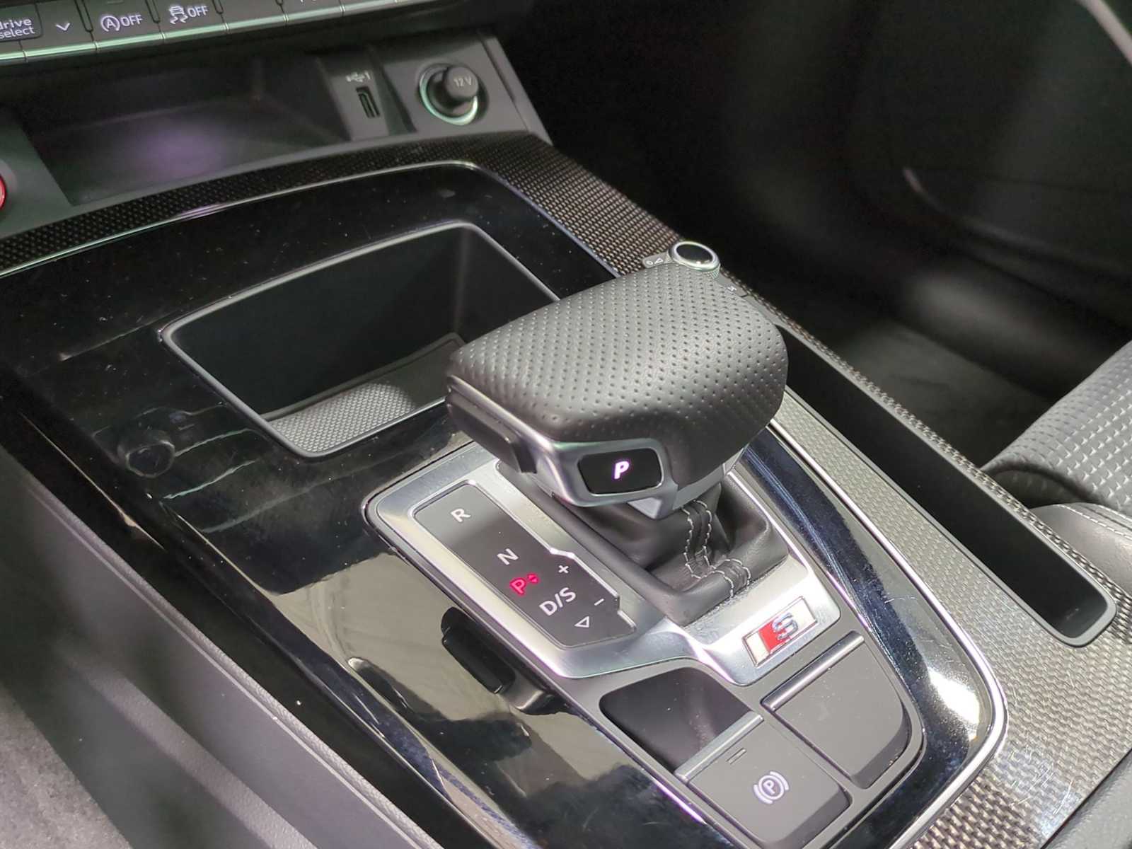 Thumbnail: 2023 Audi SQ5 - 26