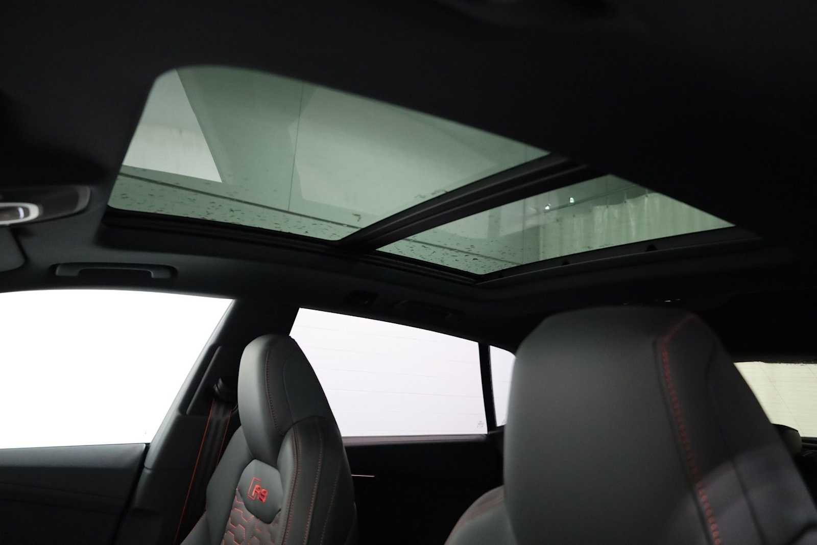 Thumbnail: 2026 Audi RS Q8 - 19