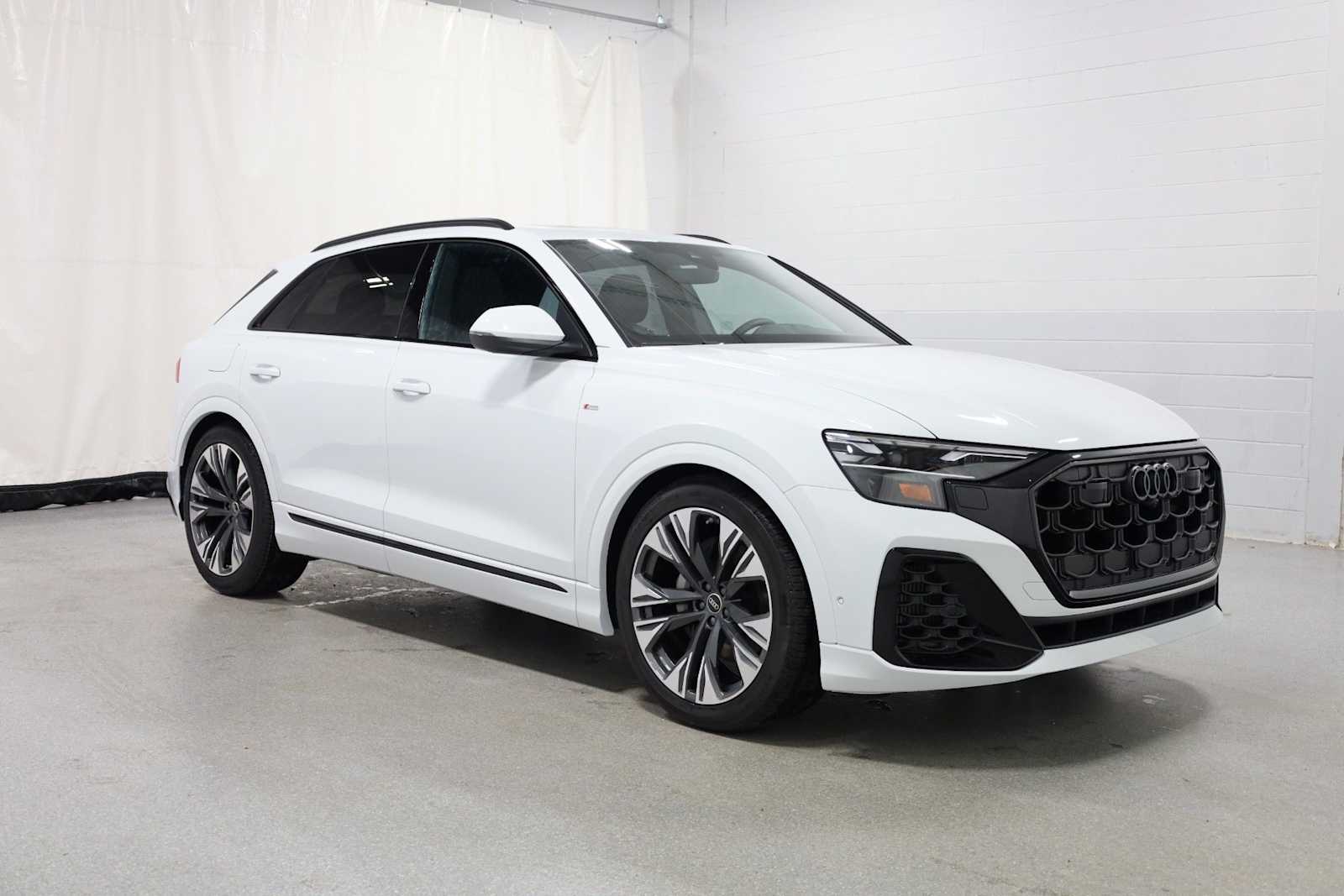 Thumbnail: 2026 Audi Q8 - 13