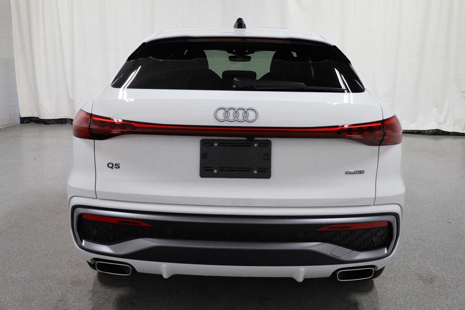 Thumbnail: 2025 Audi Q5 - 7