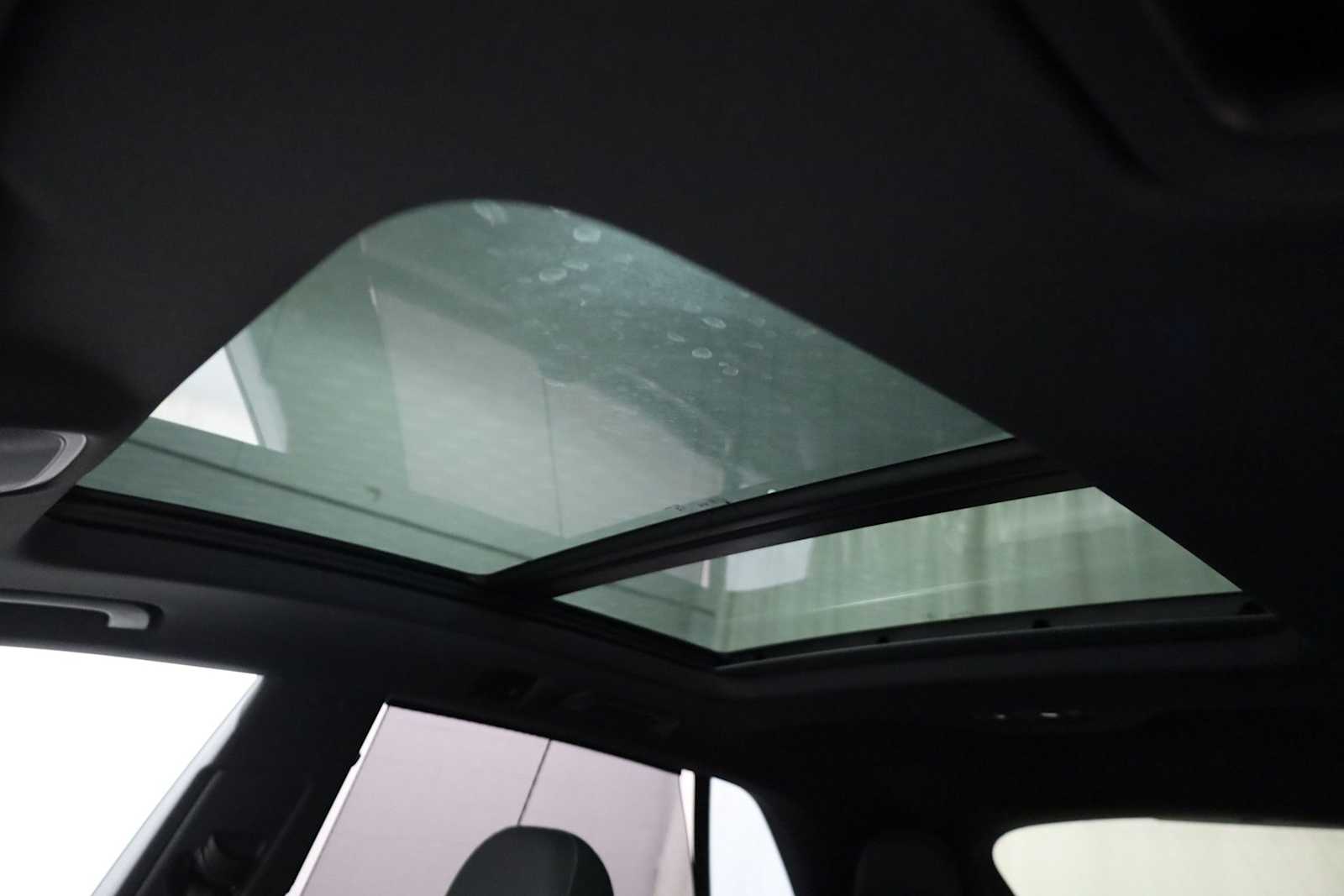 Thumbnail: 2026 Audi Q8 - 19