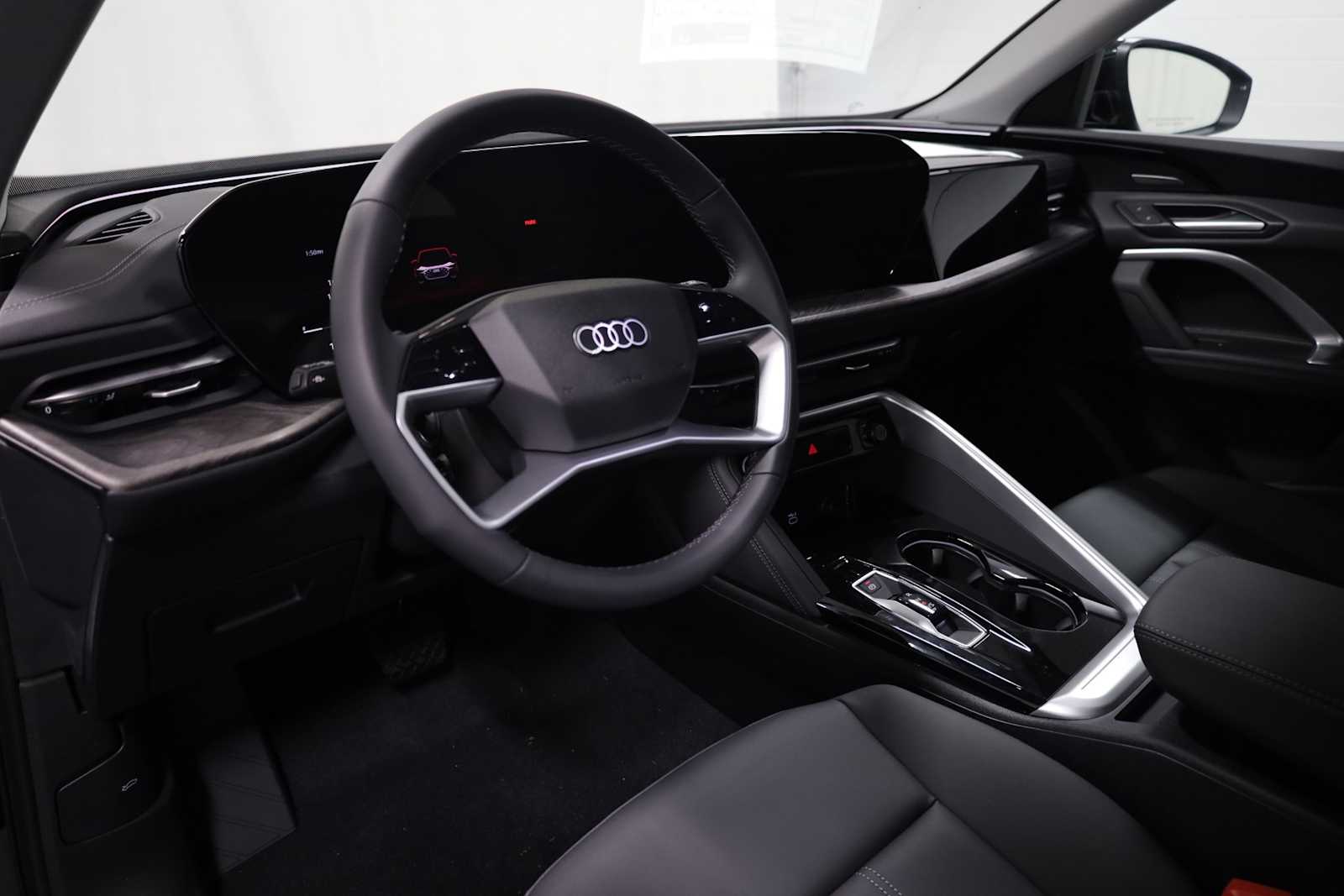 Thumbnail: 2025 Audi Q5 - 4