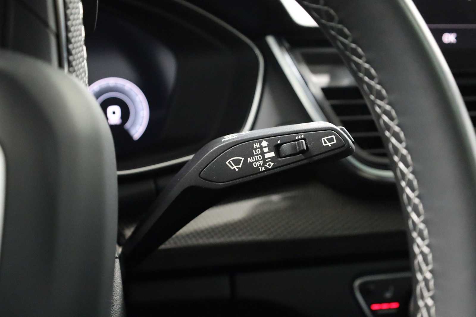 Thumbnail: 2023 Audi SQ5 - 28