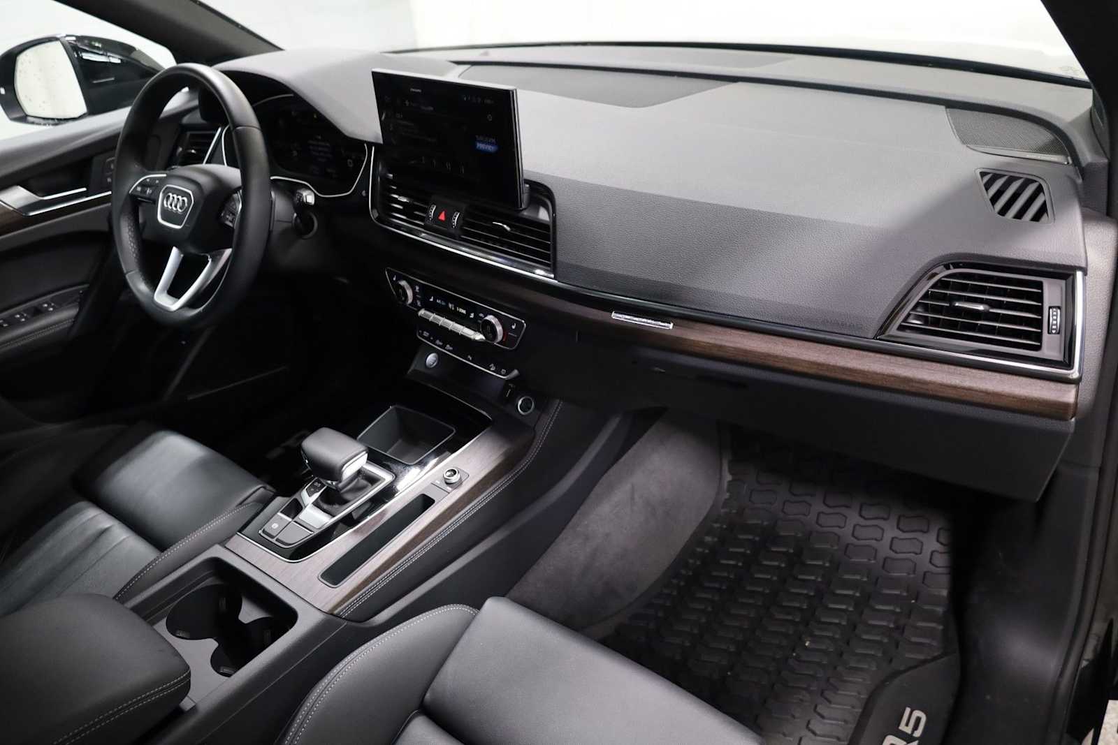 Thumbnail: 2023 Audi Q5 - 6