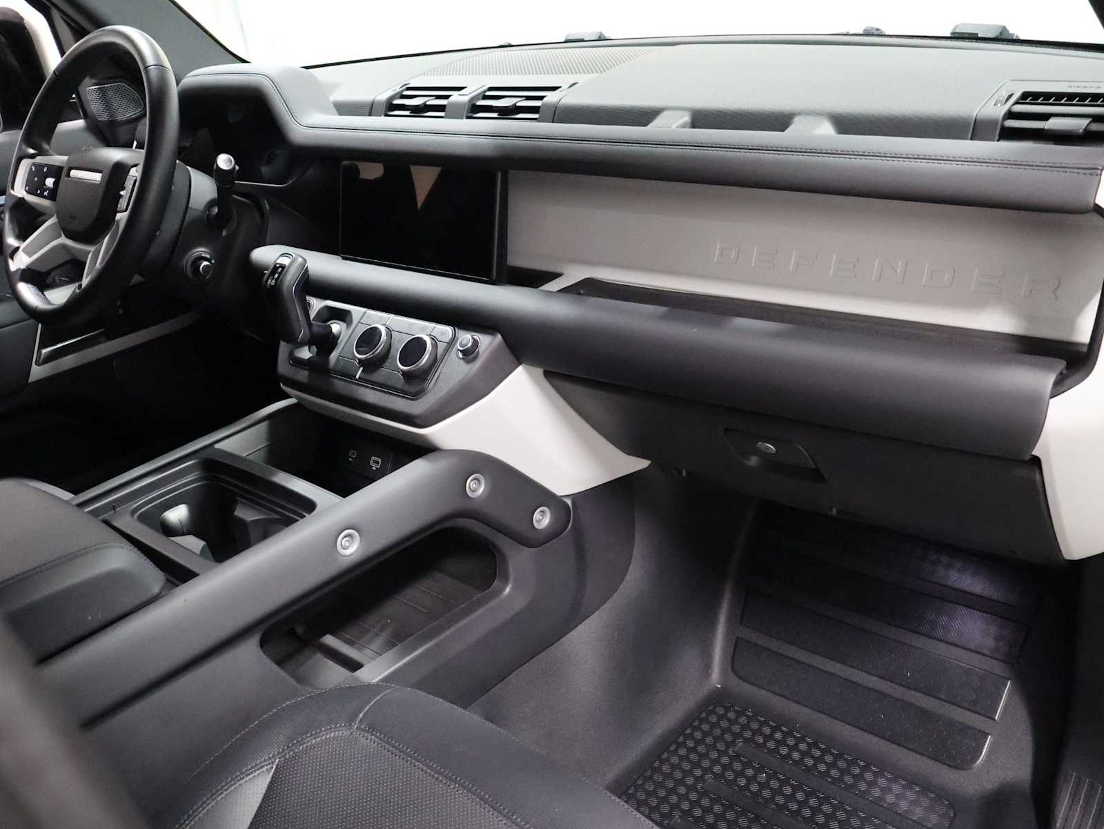 Thumbnail: 2024 Land Rover Defender - 6