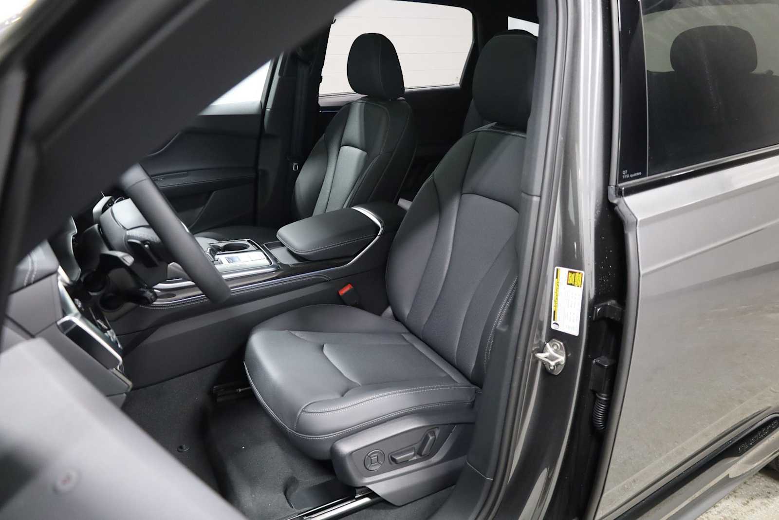 Thumbnail: 2026 Audi Q7 - 5
