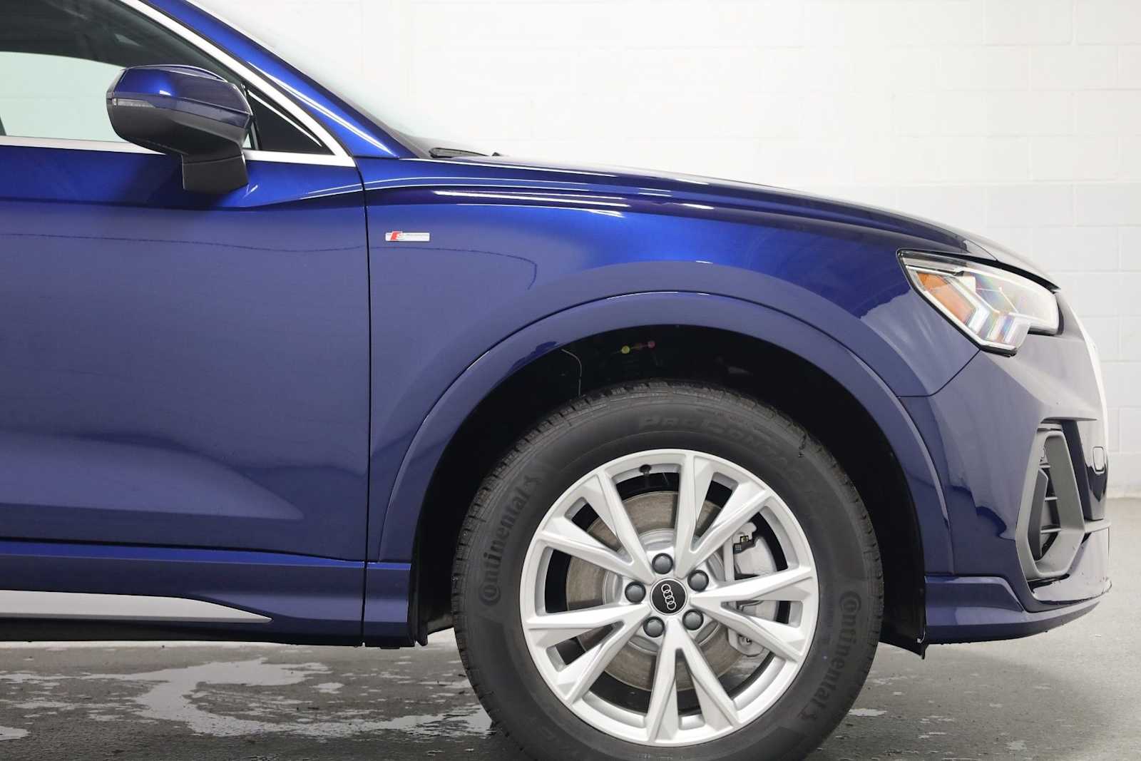 Thumbnail: 2025 Audi Q3 - 11