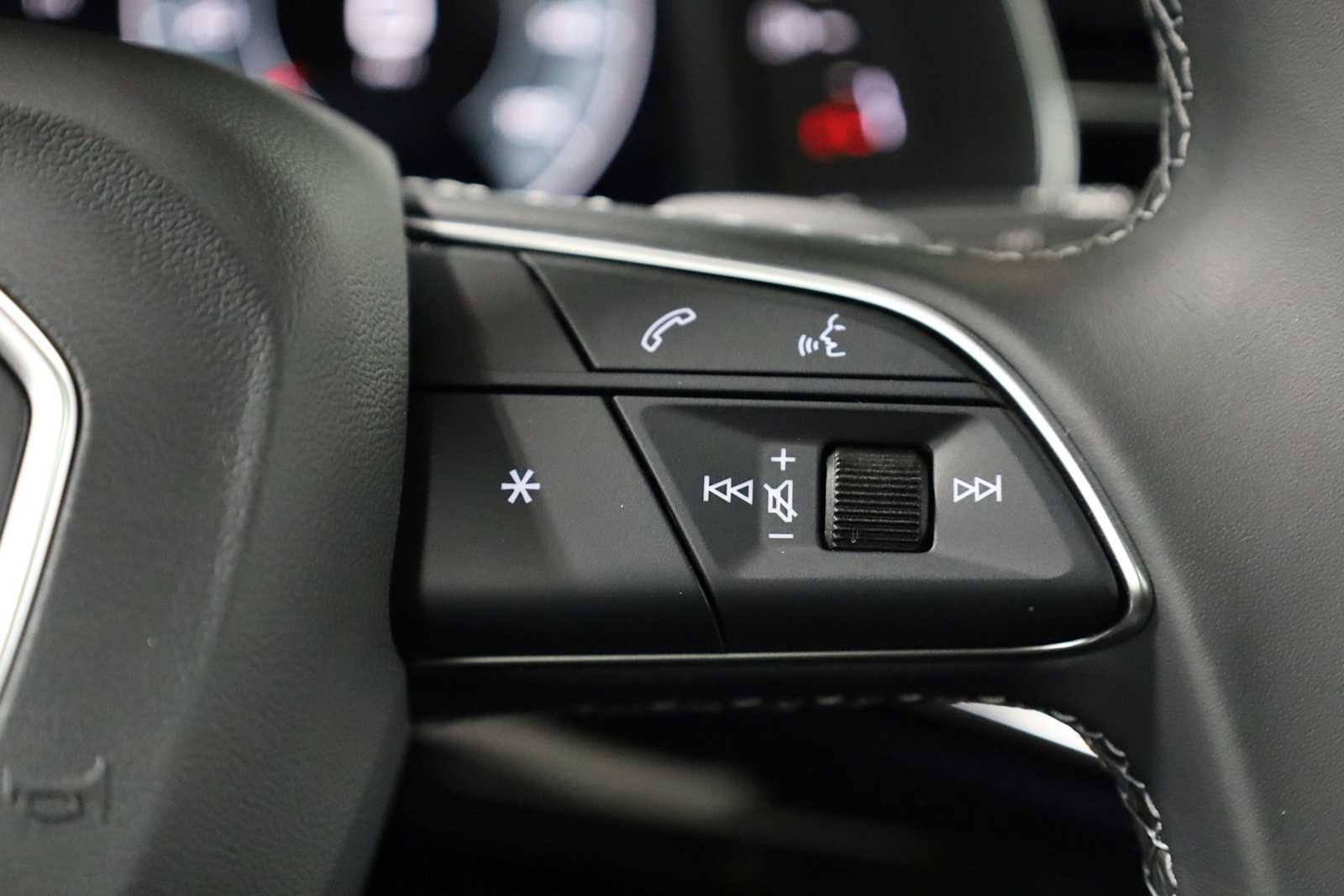 Thumbnail: 2026 Audi Q8 - 26