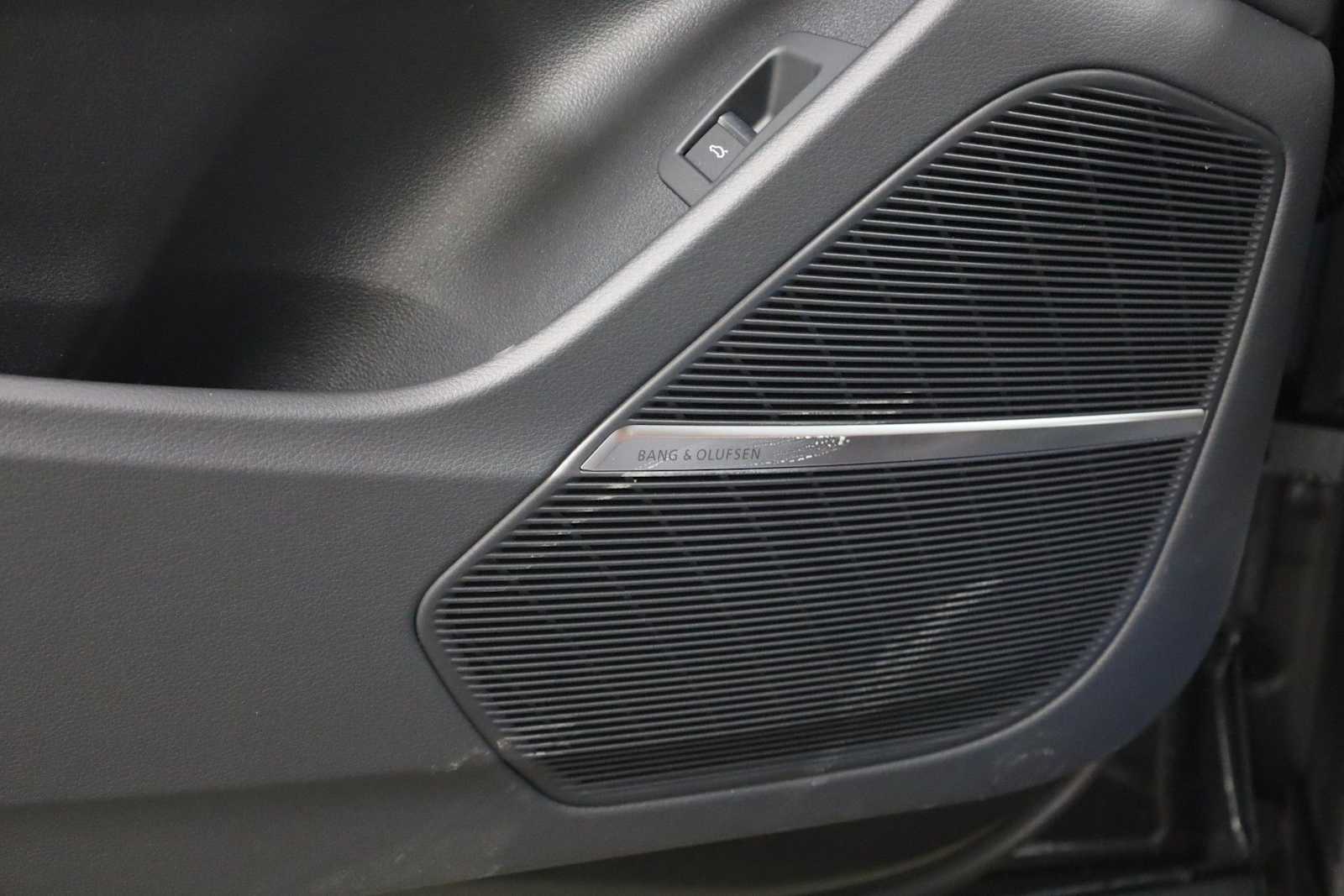 Thumbnail: 2026 Audi Q8 - 17