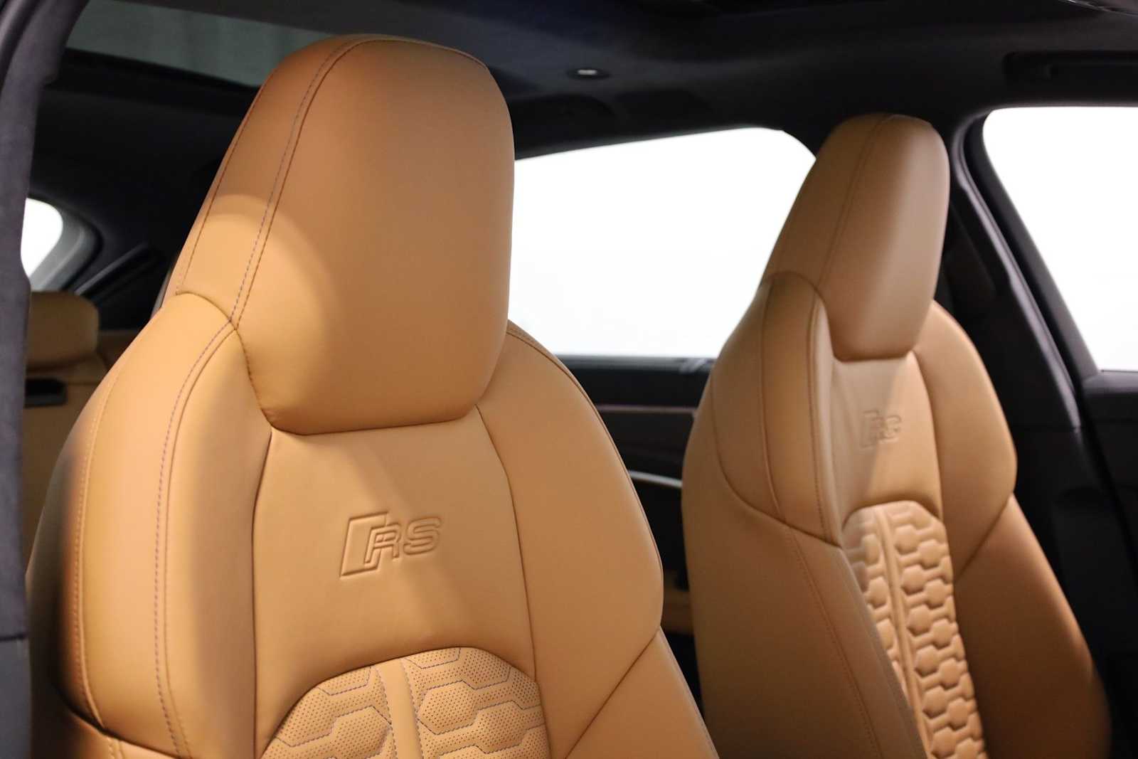 Thumbnail: 2026 Audi RS 6 - 21