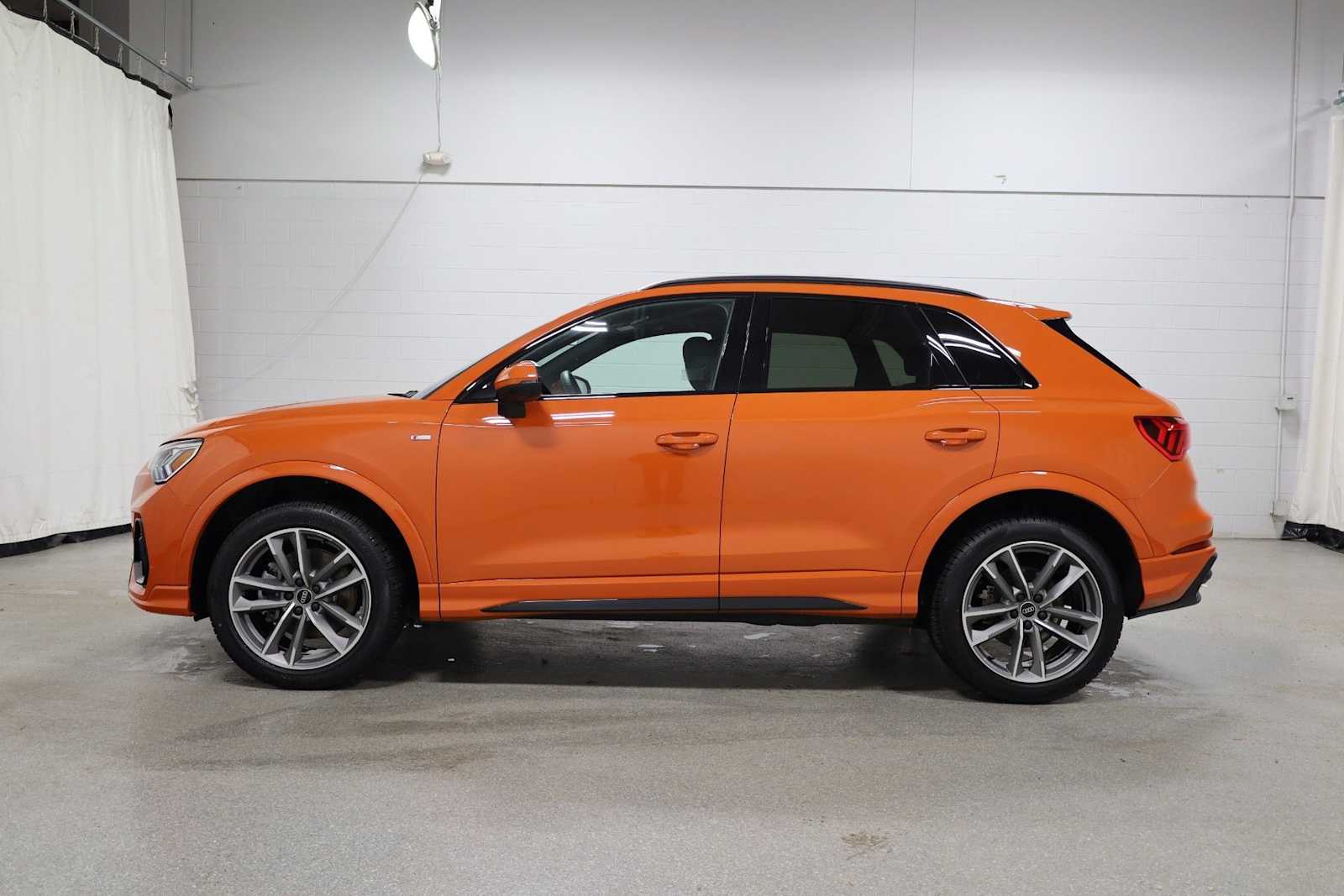 Thumbnail: 2025 Audi Q3 - 2